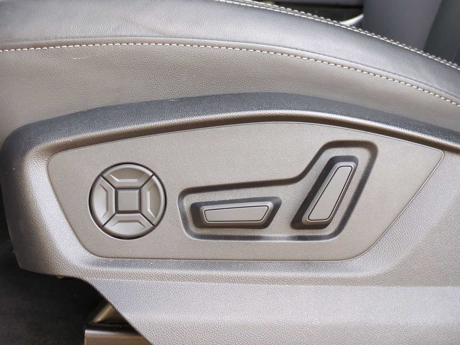 Thumbnail: 2025 Audi Q7 - 17