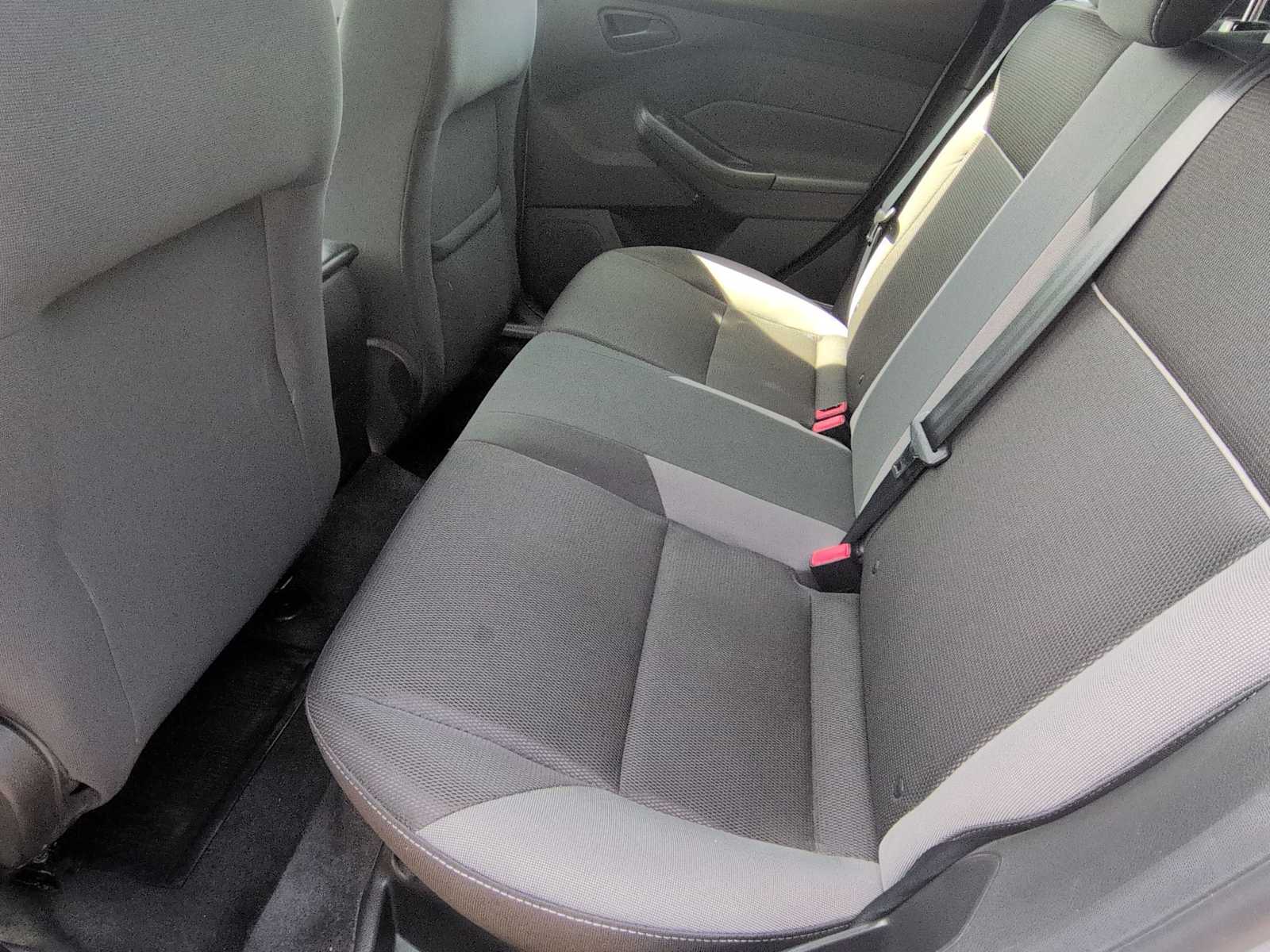 Thumbnail: 2012 Ford Focus - 18
