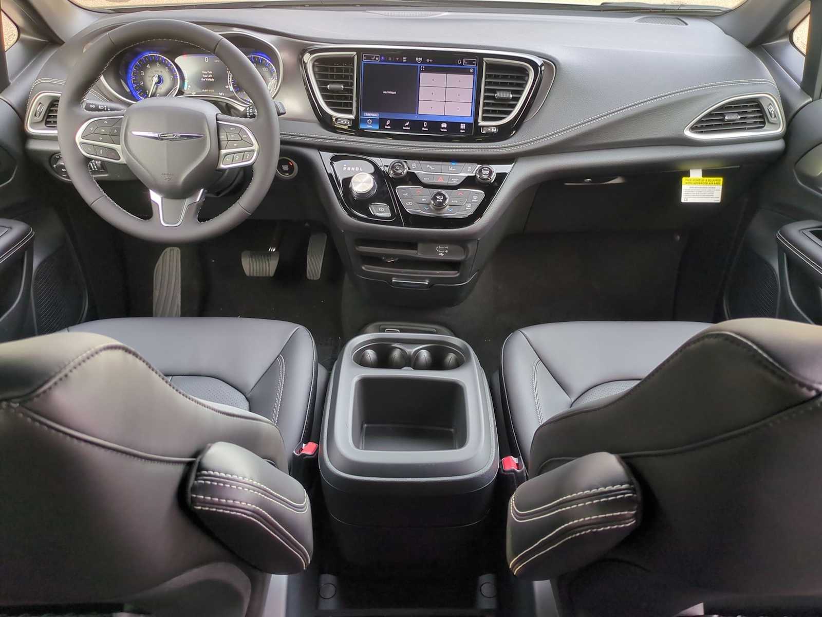 Thumbnail: 2026 Chrysler Pacifica - 15