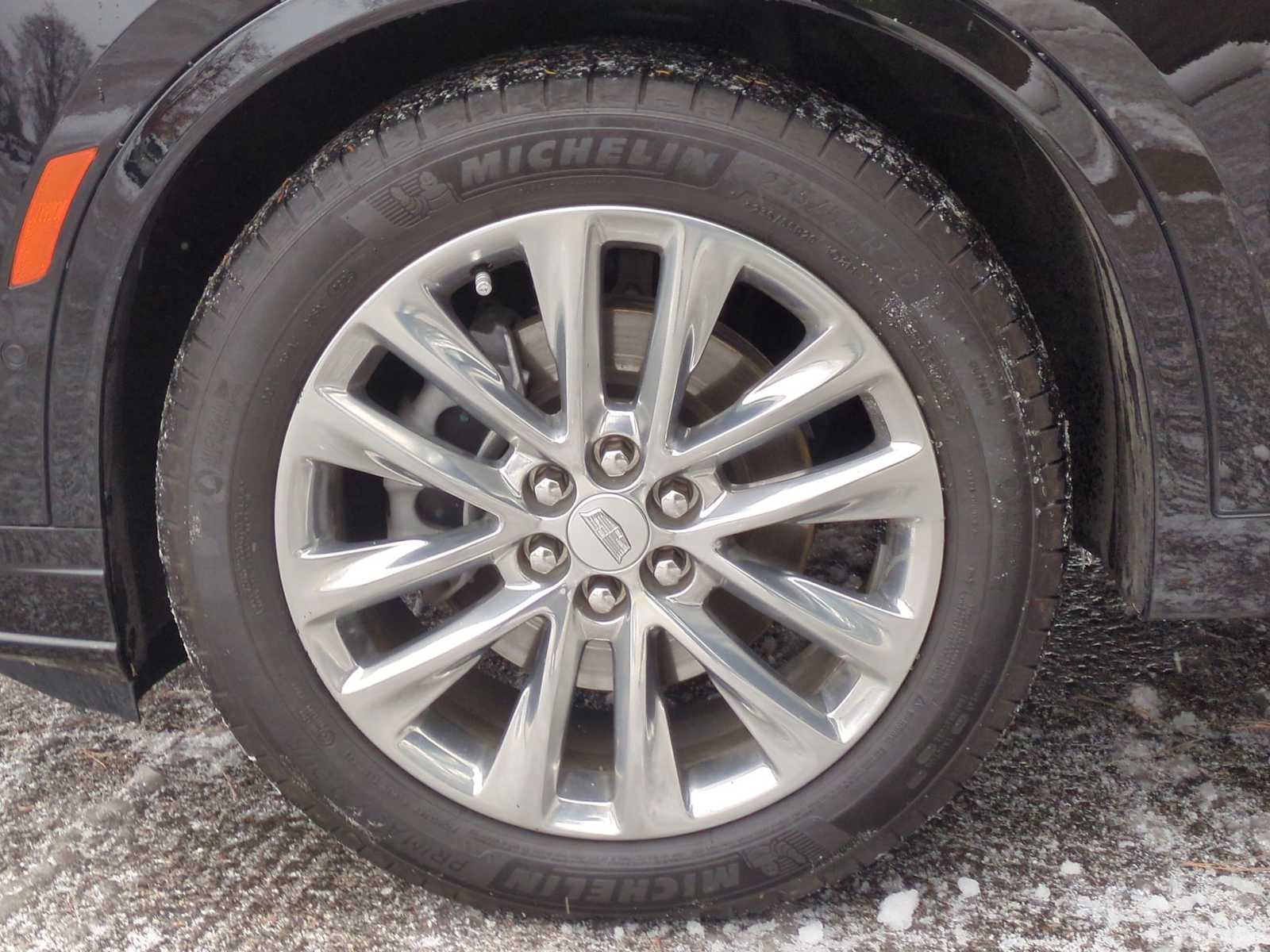 Thumbnail: 2023 Cadillac XT6 - 14