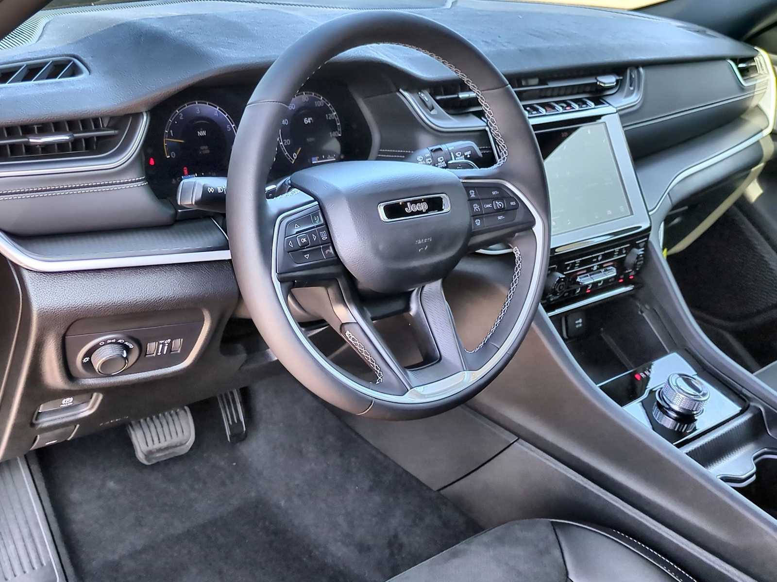 Thumbnail: 2025 Jeep Grand Cherokee - 10