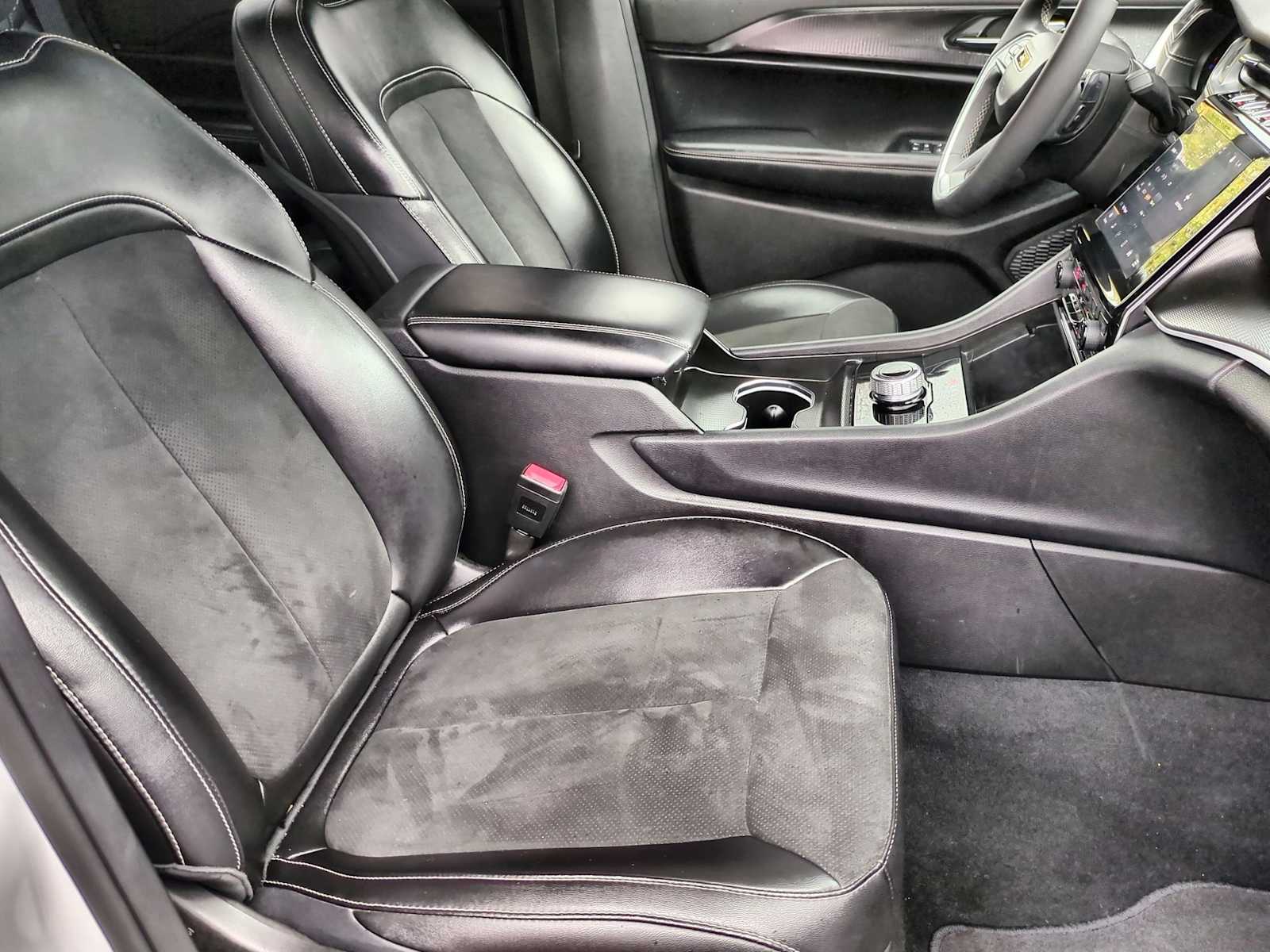 Thumbnail: 2024 Jeep Grand Cherokee - 21