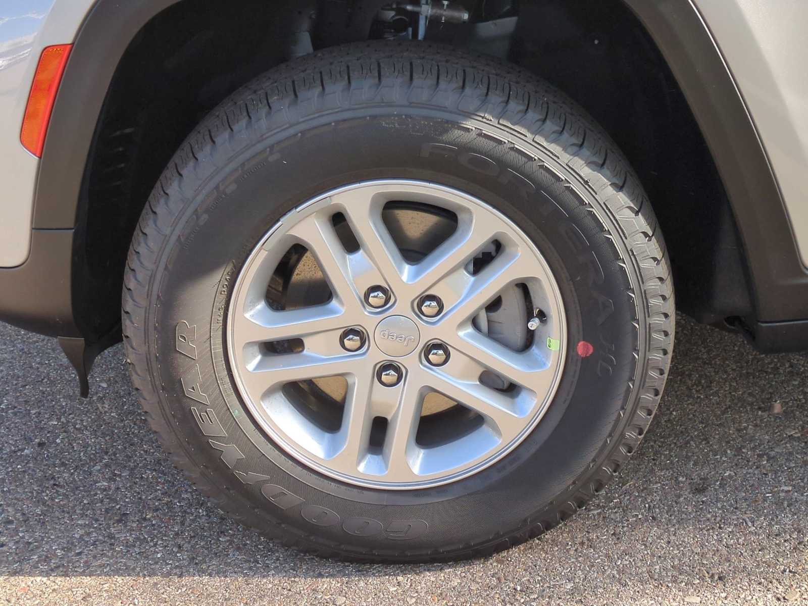 Thumbnail: 2025 Jeep Grand Cherokee - 14