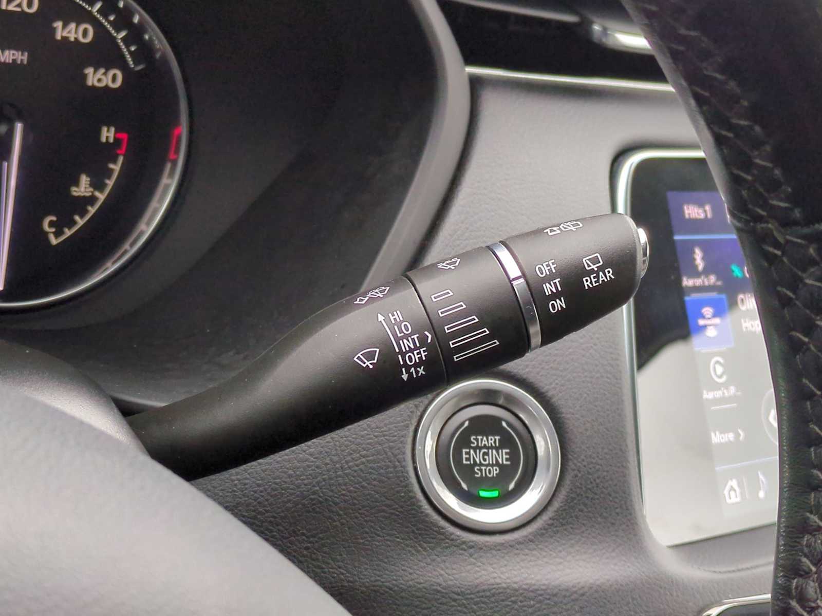 Thumbnail: 2022 Cadillac XT4 - 25