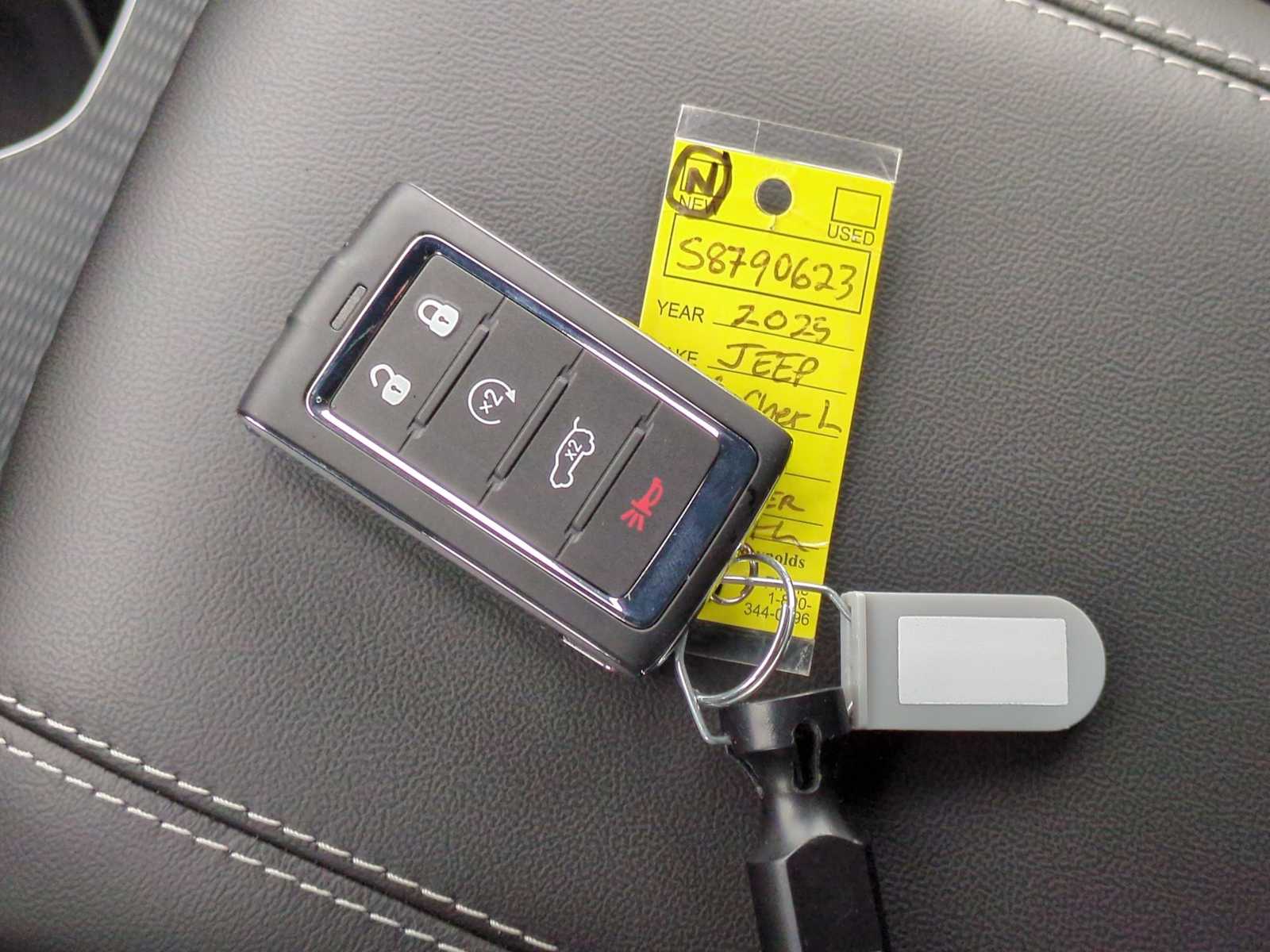 Thumbnail: 2025 Jeep Grand Cherokee L - 35