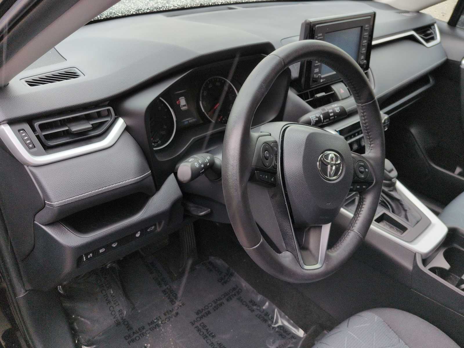 Thumbnail: 2020 Toyota RAV4 - 10