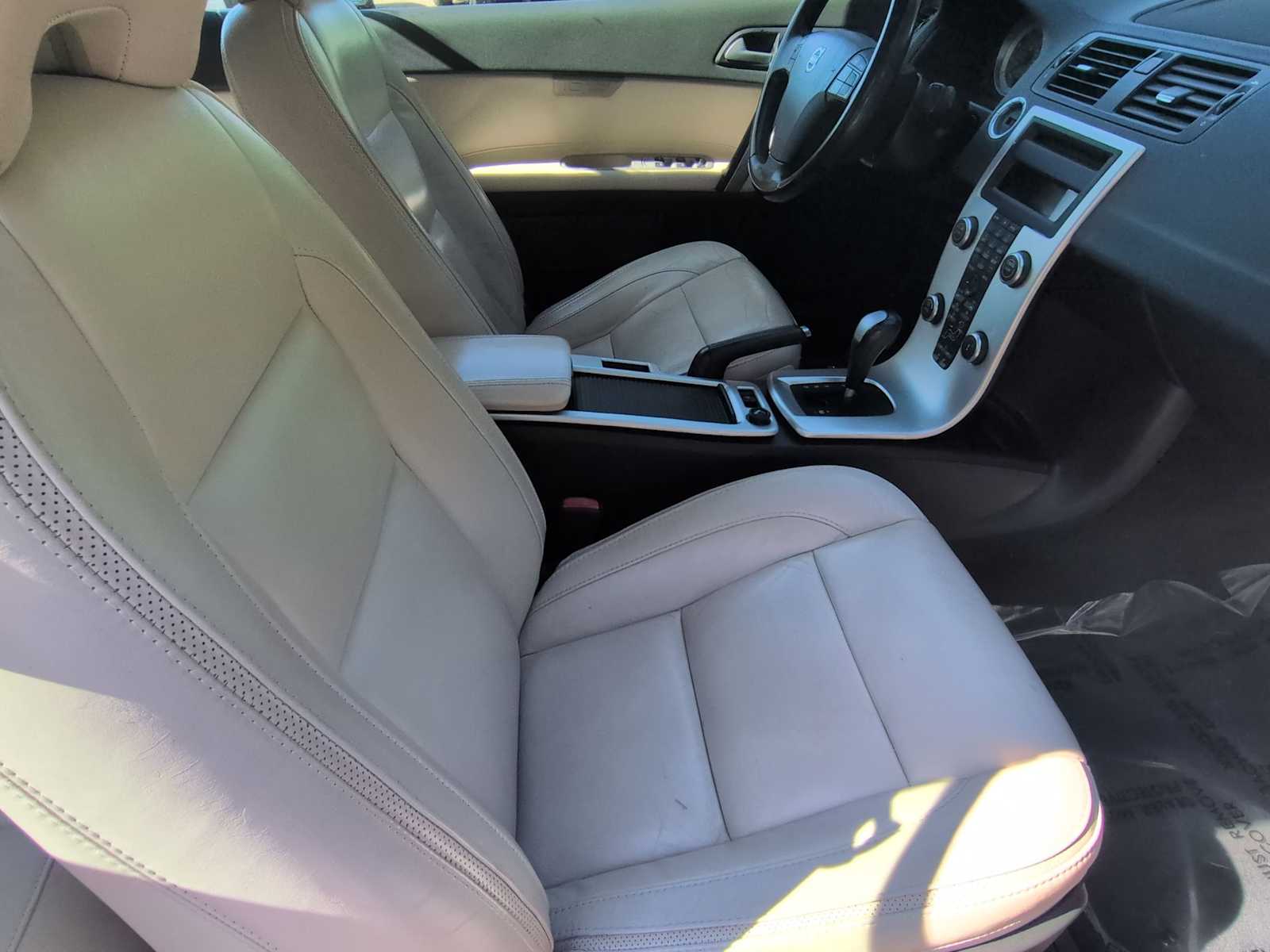 Thumbnail: 2012 Volvo C70 - 17
