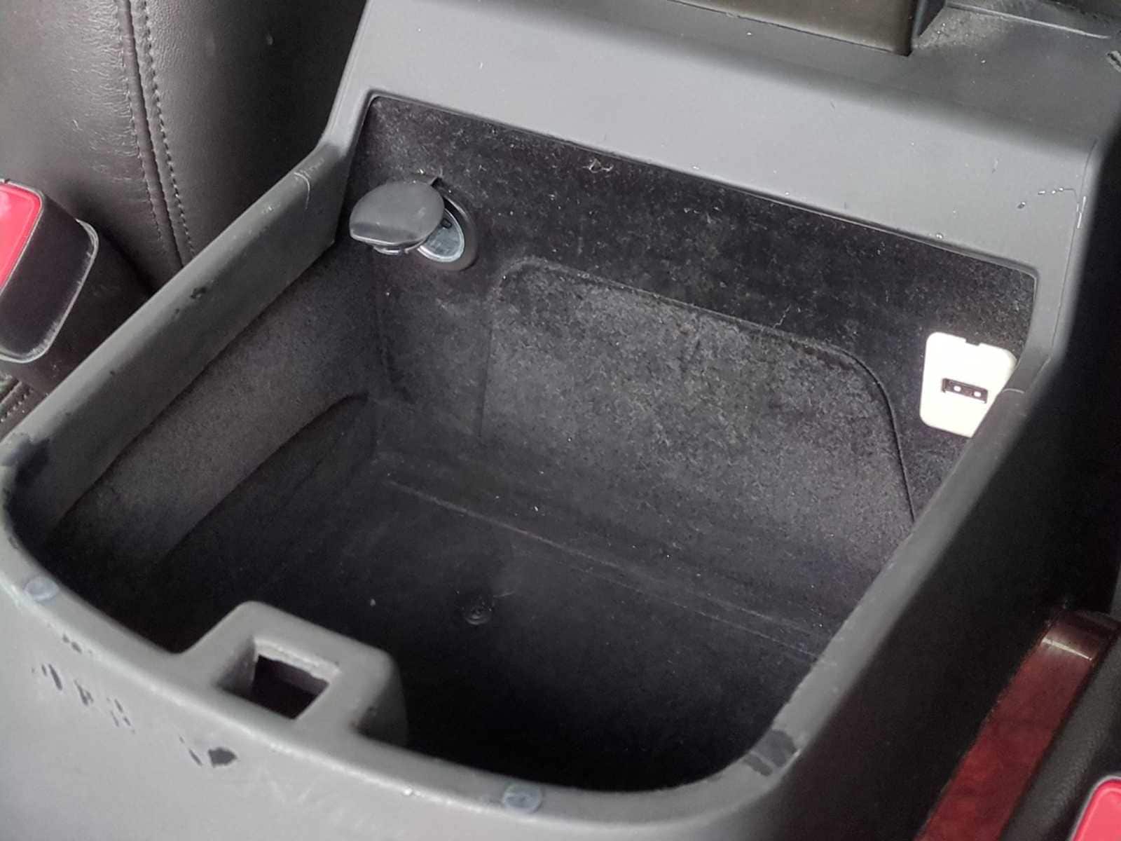 Thumbnail: 2013 Cadillac Escalade - 32