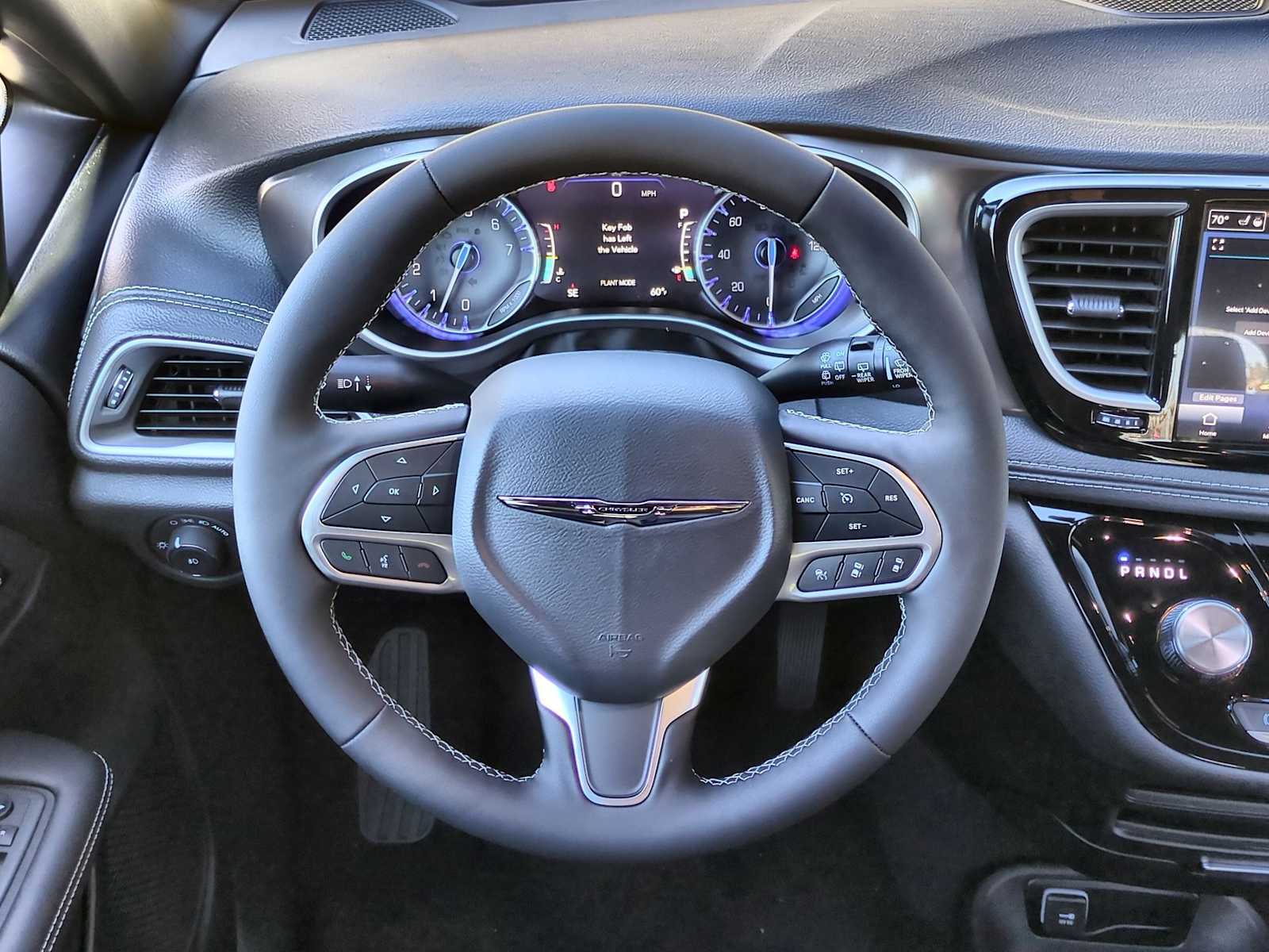 Thumbnail: 2026 Chrysler Pacifica - 22