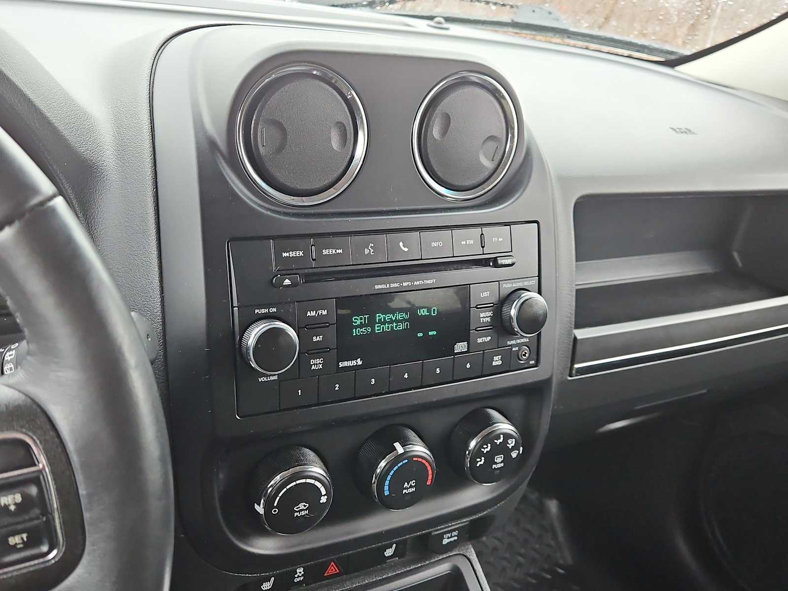 Thumbnail: 2017 Jeep Patriot - 26