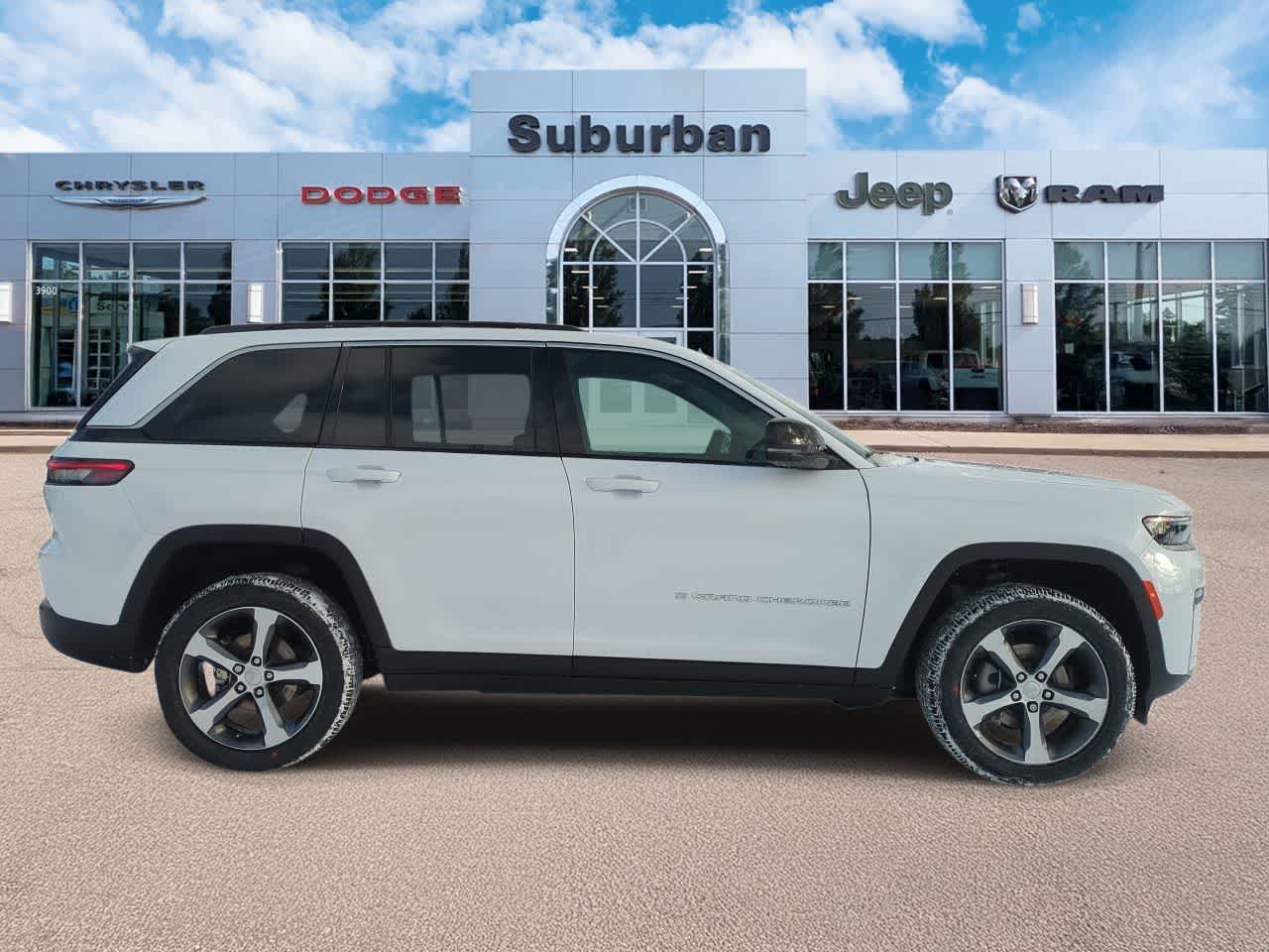 Thumbnail: 2026 Jeep Grand Cherokee - 9