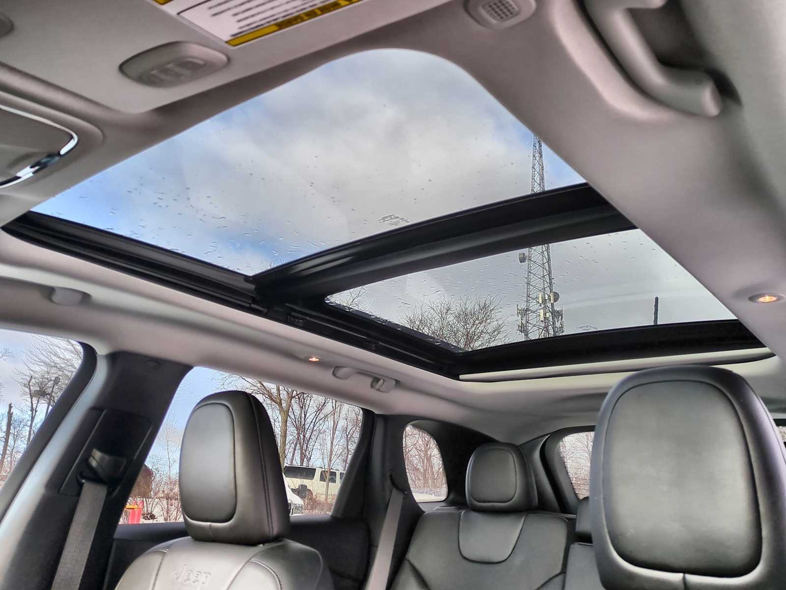 Thumbnail: 2023 Jeep Cherokee - 19