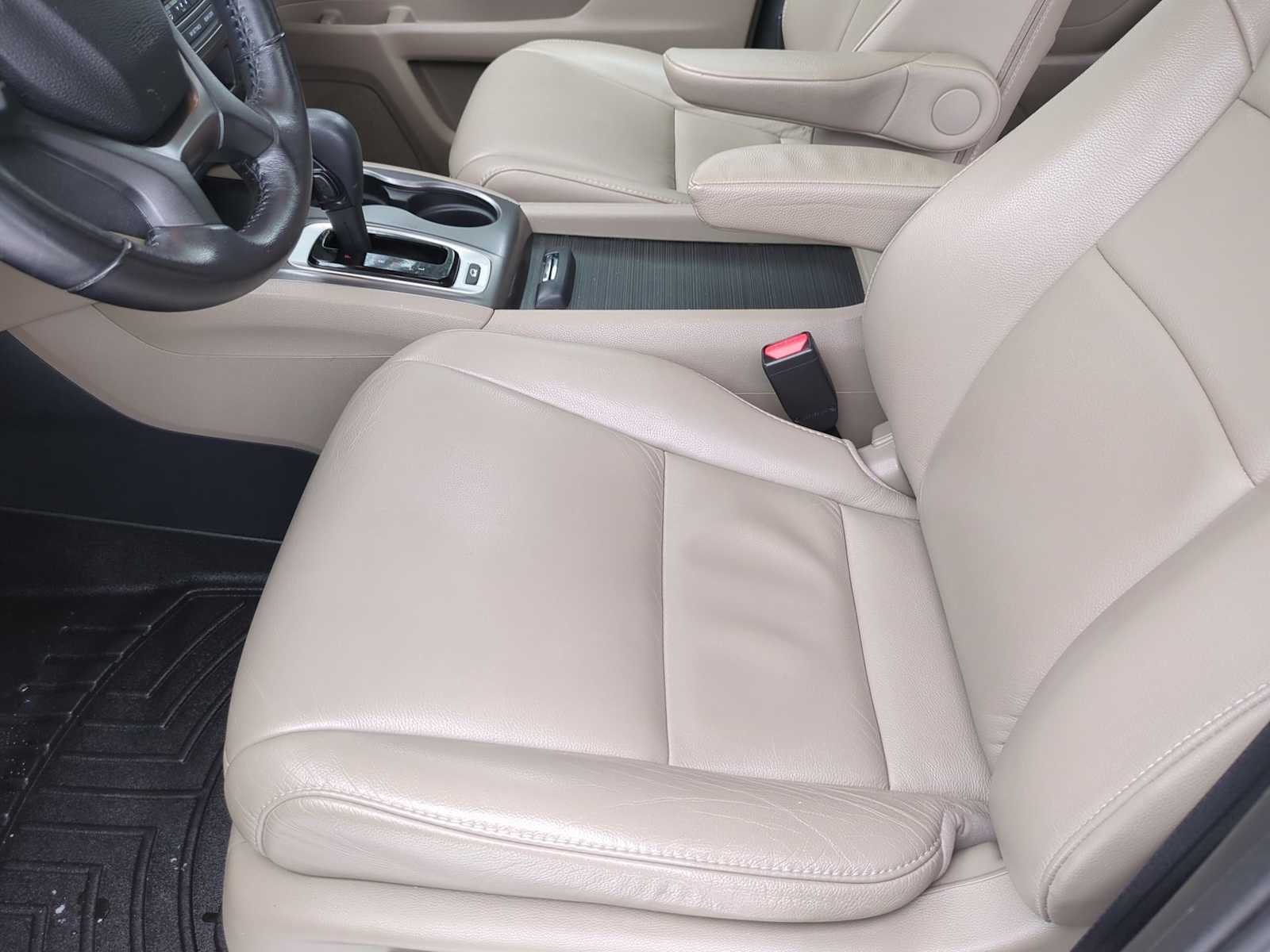 Thumbnail: 2020 Honda Pilot - 16