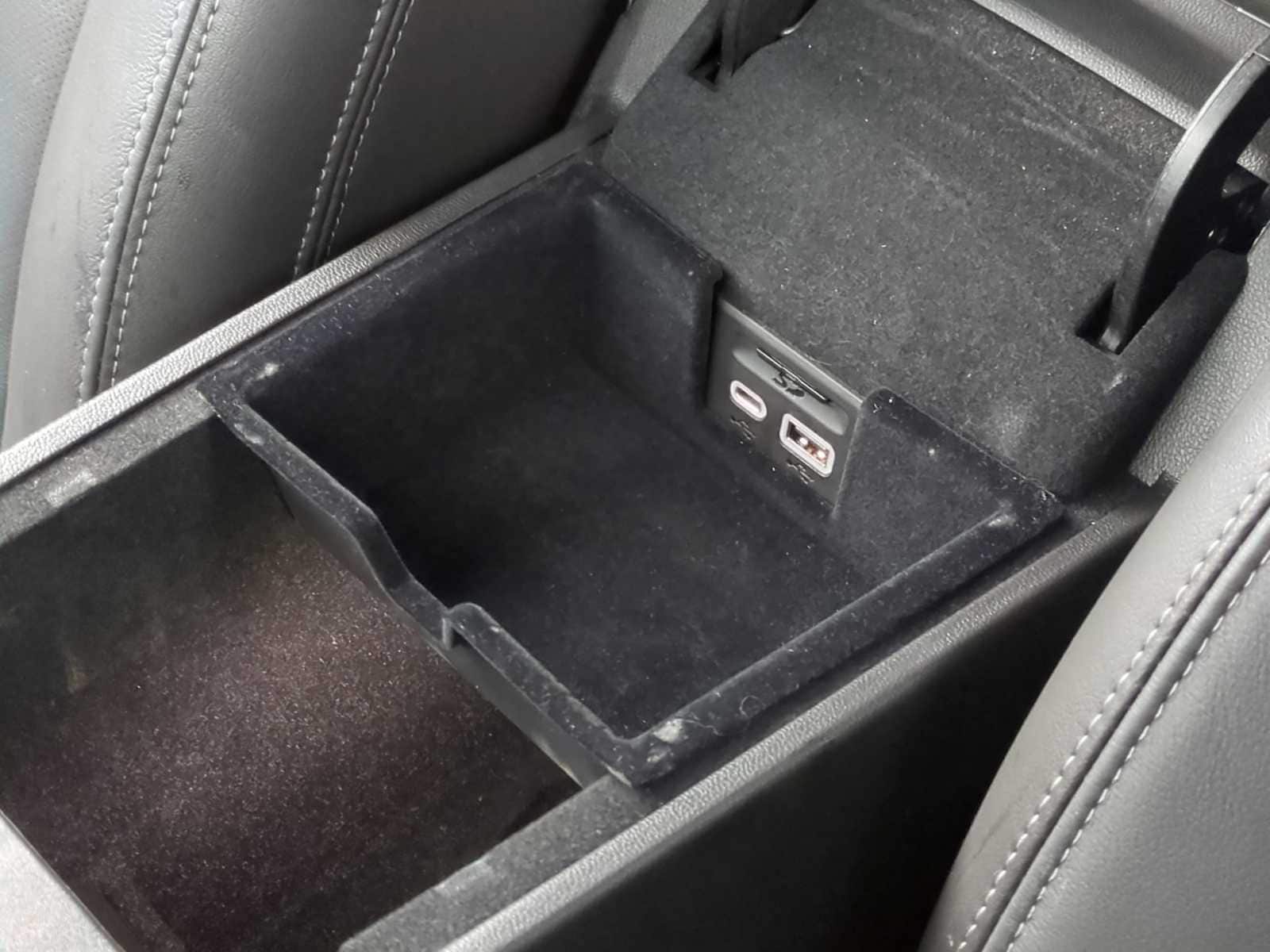 Thumbnail: 2023 Cadillac XT6 - 33