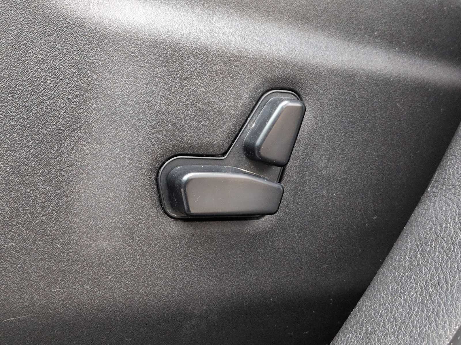 Thumbnail: 2019 Jeep Grand Cherokee - 17