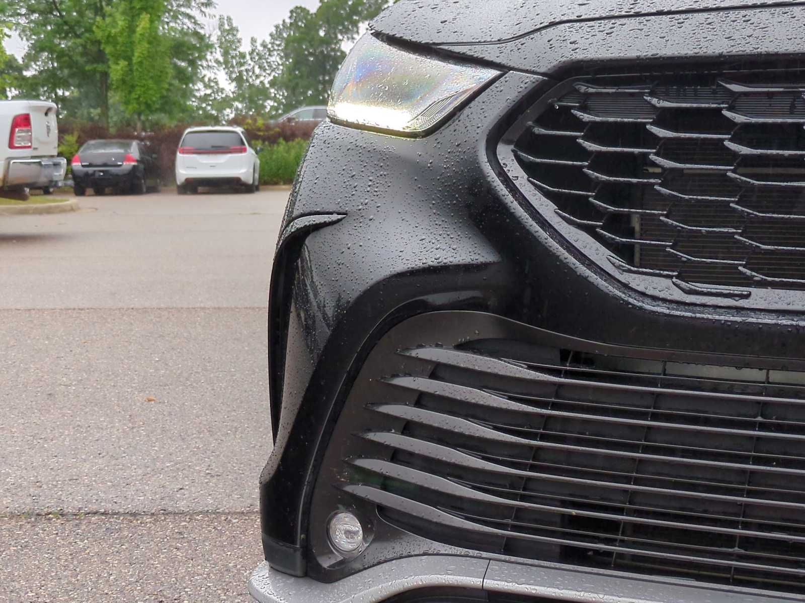 Thumbnail: 2021 Toyota Highlander - 11