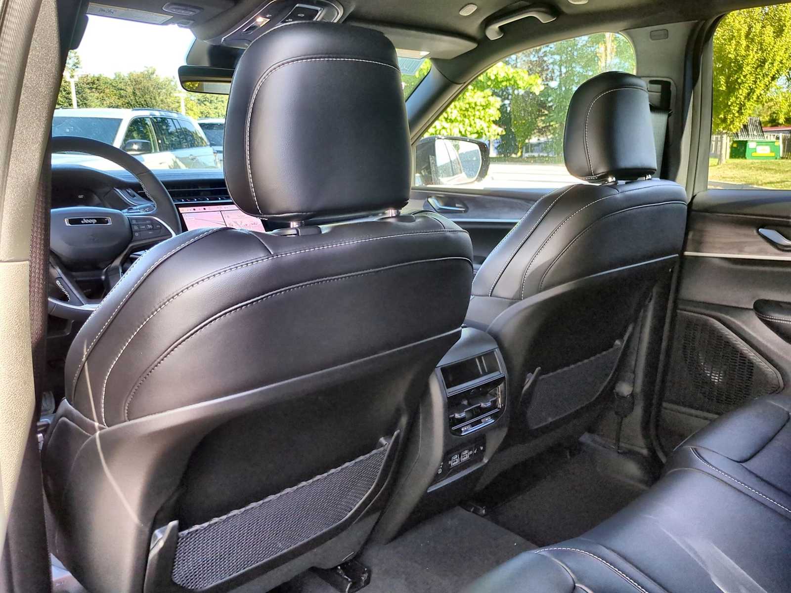 Thumbnail: 2025 Jeep Grand Cherokee - 18