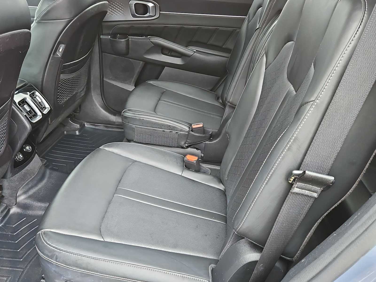 Thumbnail: 2022 Kia Sorento - 26
