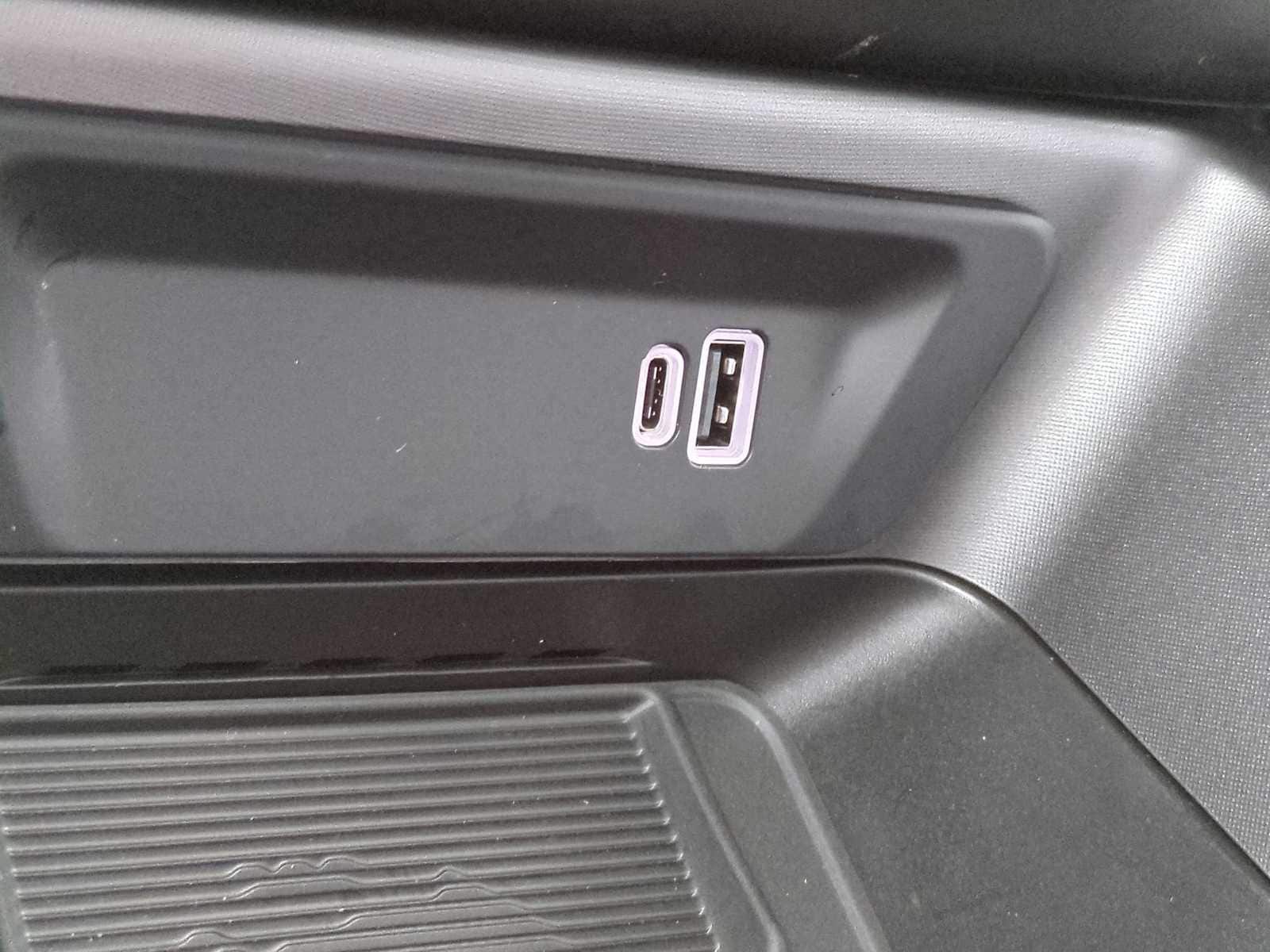 Thumbnail: 2025 Alfa Romeo Tonale - 32