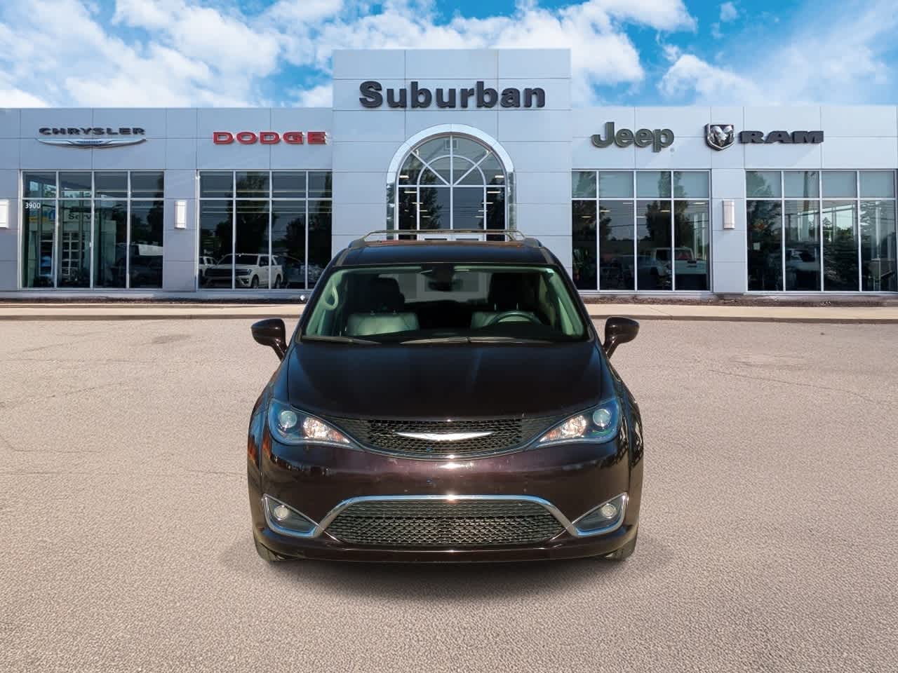 2018 Chrysler Pacifica Touring L photo 3