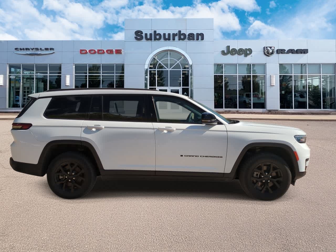 Thumbnail: 2024 Jeep Grand Cherokee L - 9