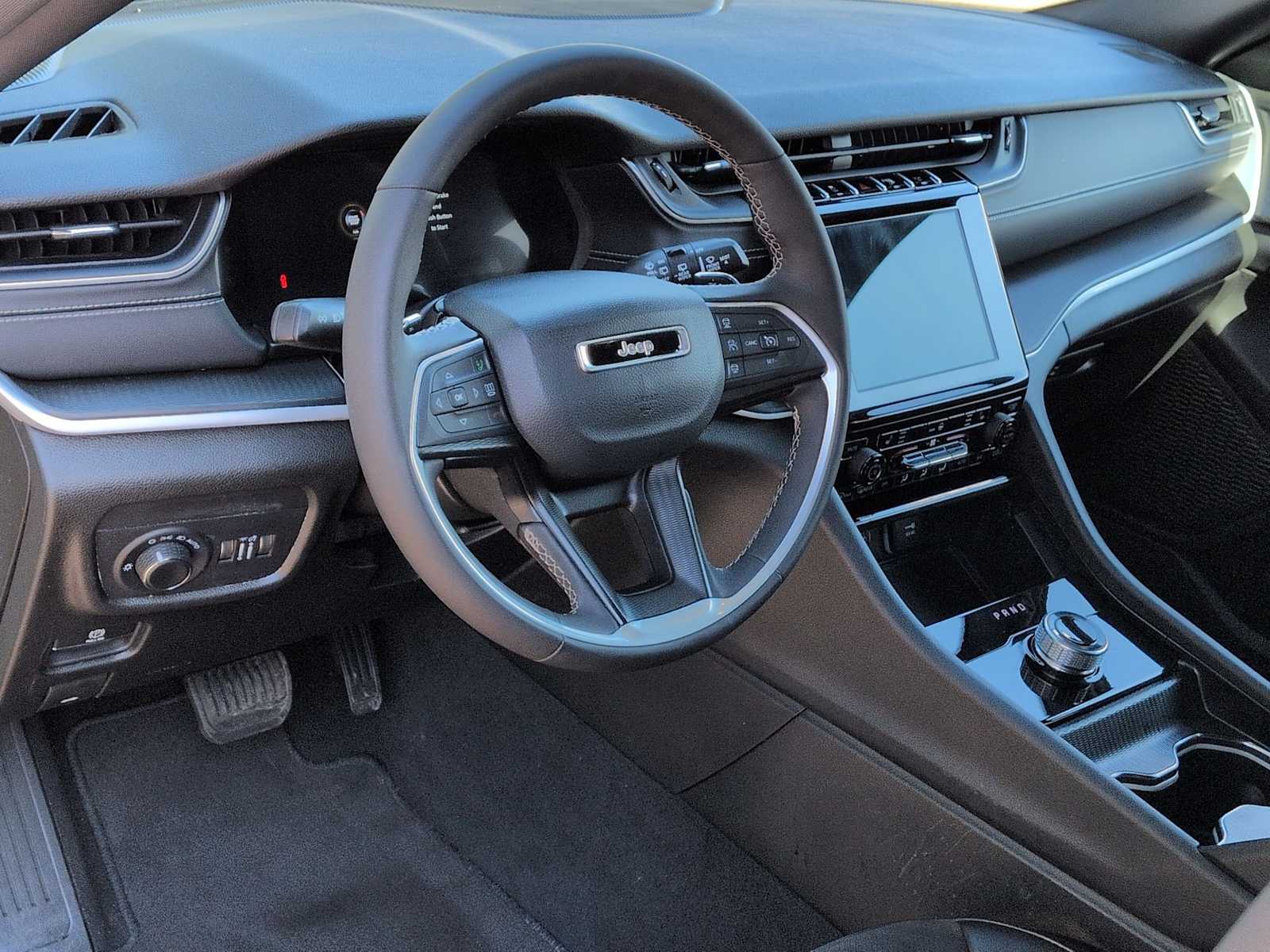 Thumbnail: 2024 Jeep Grand Cherokee - 10