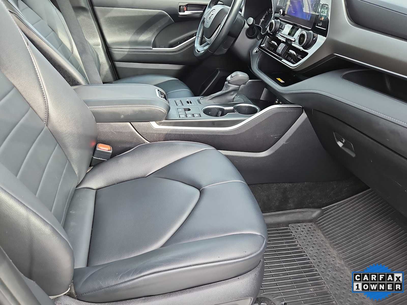 Thumbnail: 2023 Toyota Highlander - 29