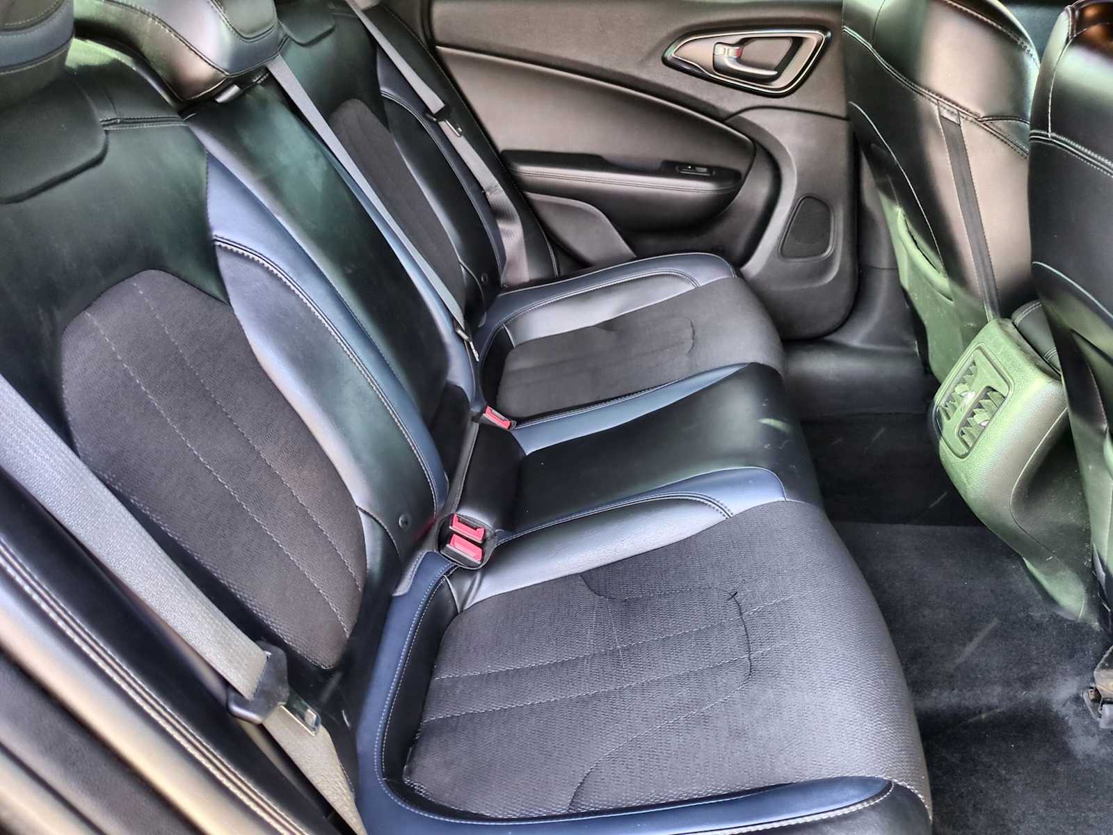 Thumbnail: 2016 Chrysler 200 - 21