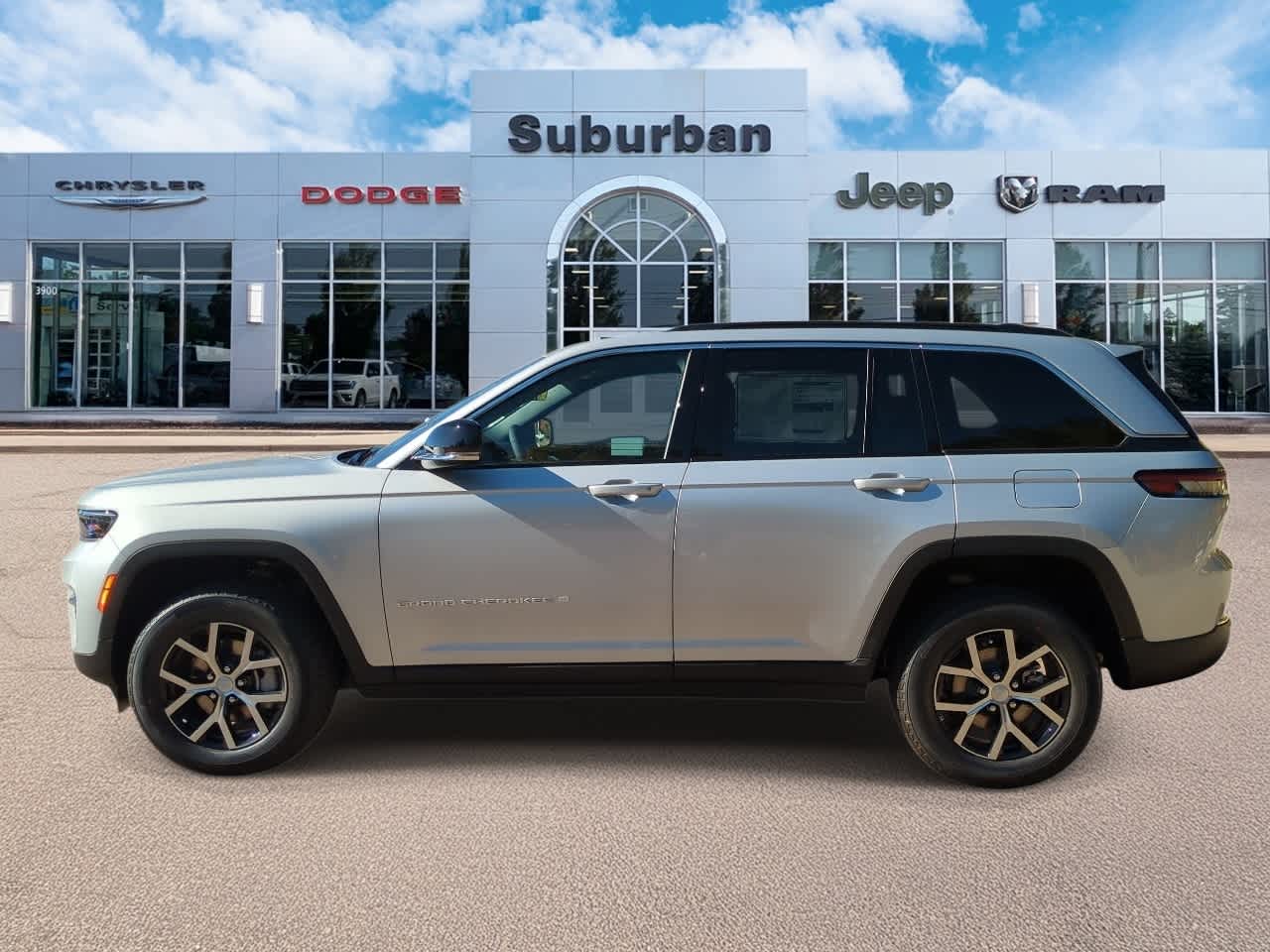 Thumbnail: 2025 Jeep Grand Cherokee - 5