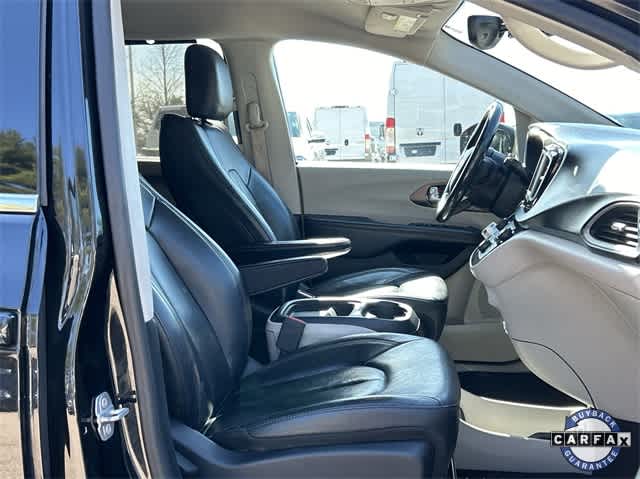 2019 Chrysler Pacifica Touring 21