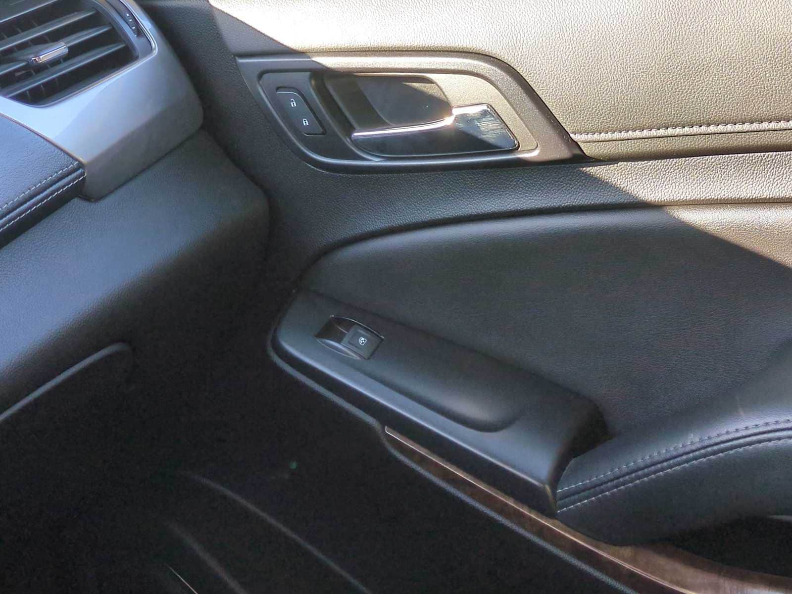 Thumbnail: 2019 Chevrolet Tahoe - 38