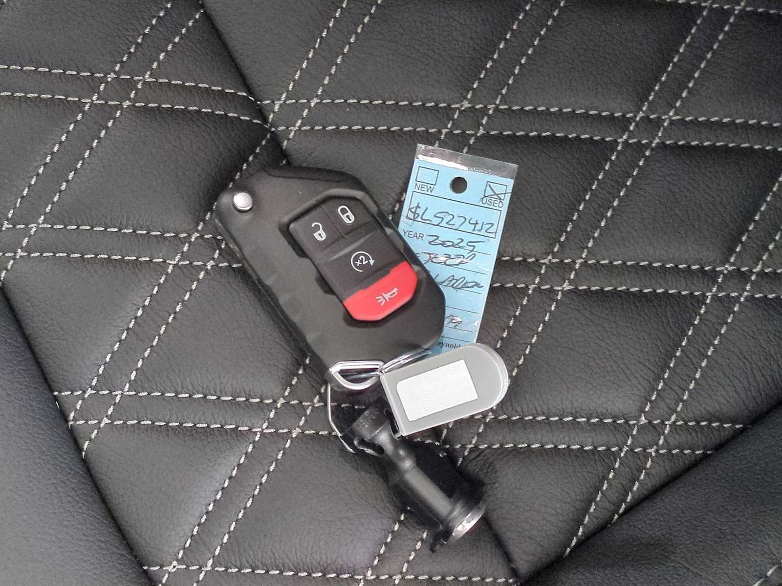 Thumbnail: 2025 Jeep Gladiator - 34