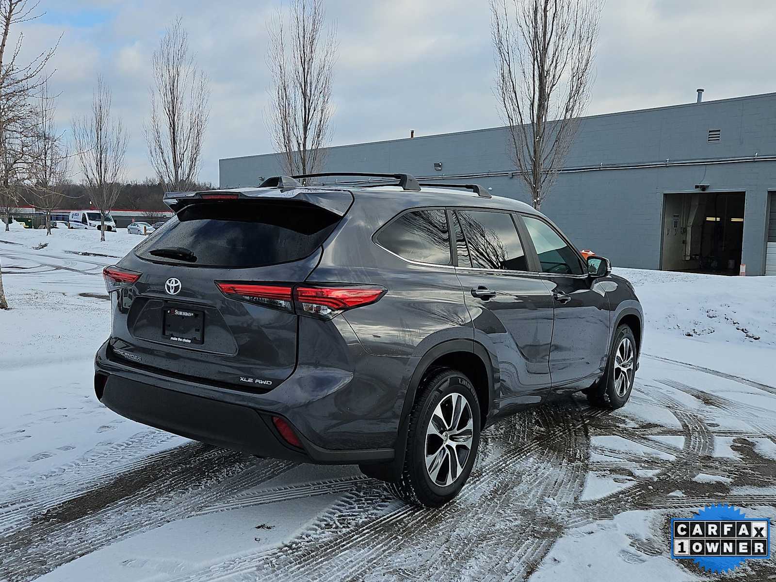 Thumbnail: 2023 Toyota Highlander - 14