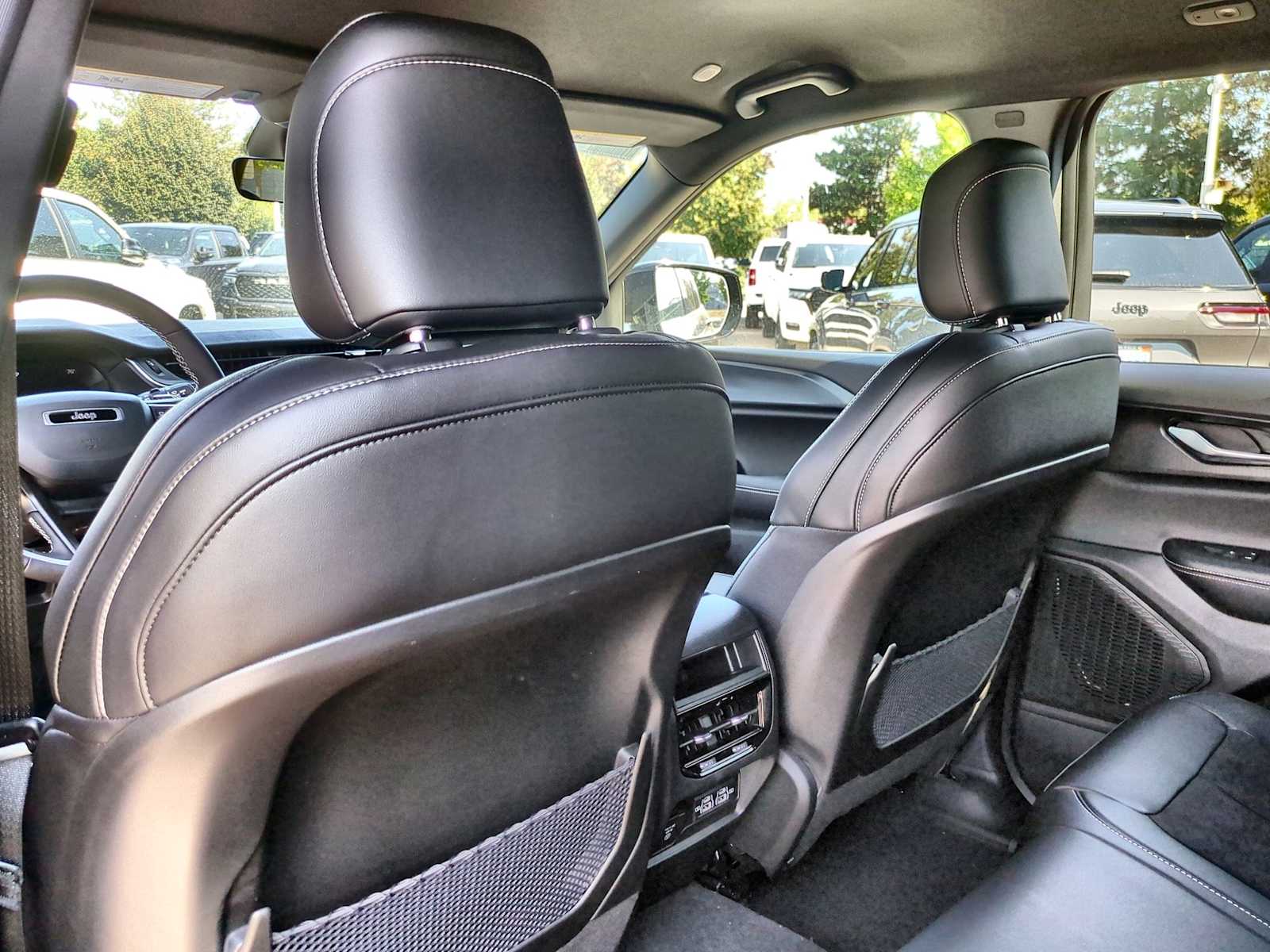 Thumbnail: 2025 Jeep Grand Cherokee - 18