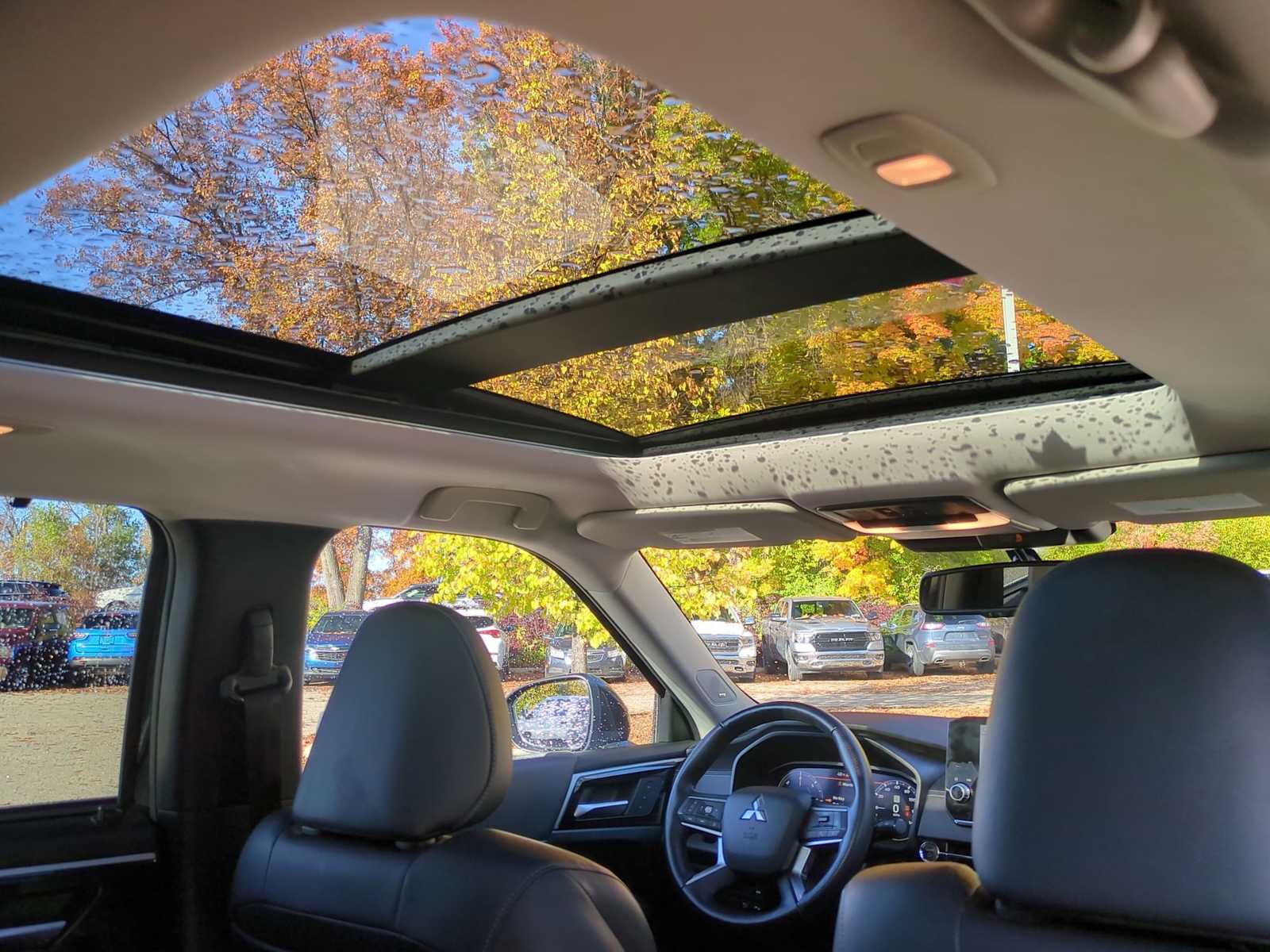 Thumbnail: 2024 Mitsubishi Outlander - 22