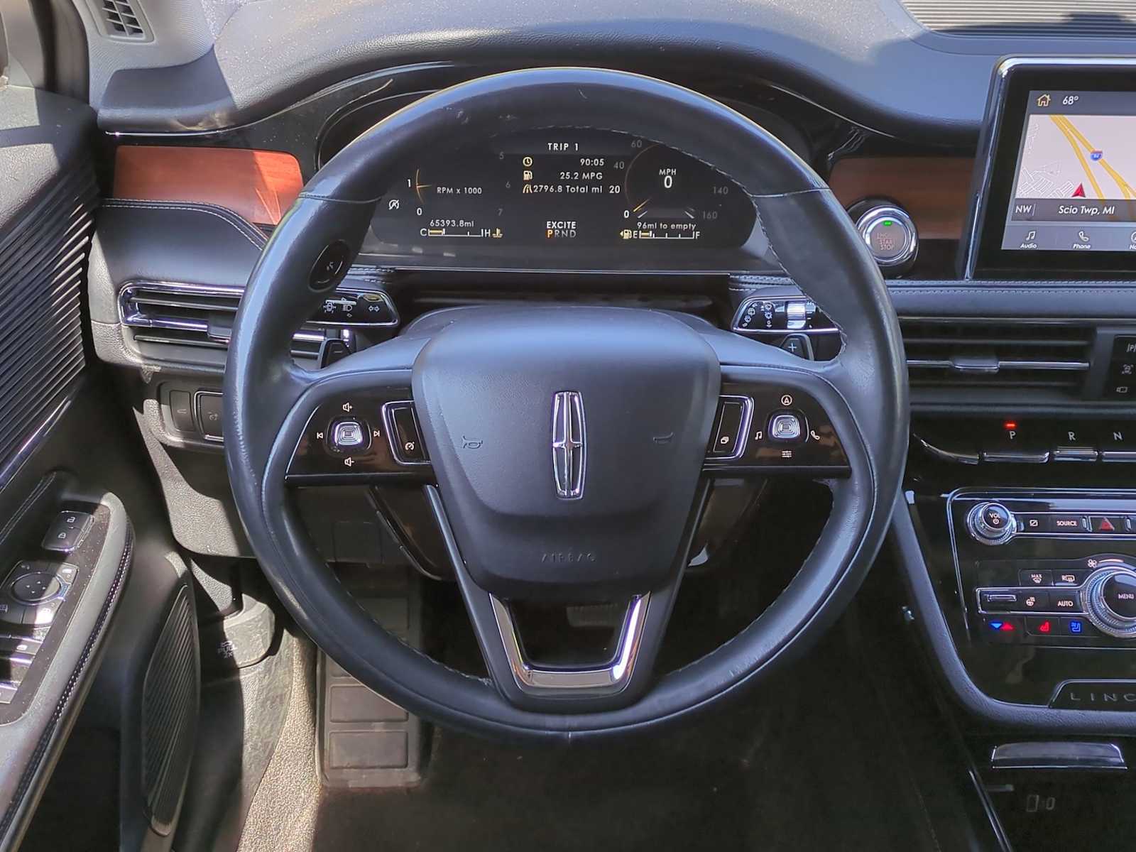 Thumbnail: 2022 Lincoln Corsair - 22