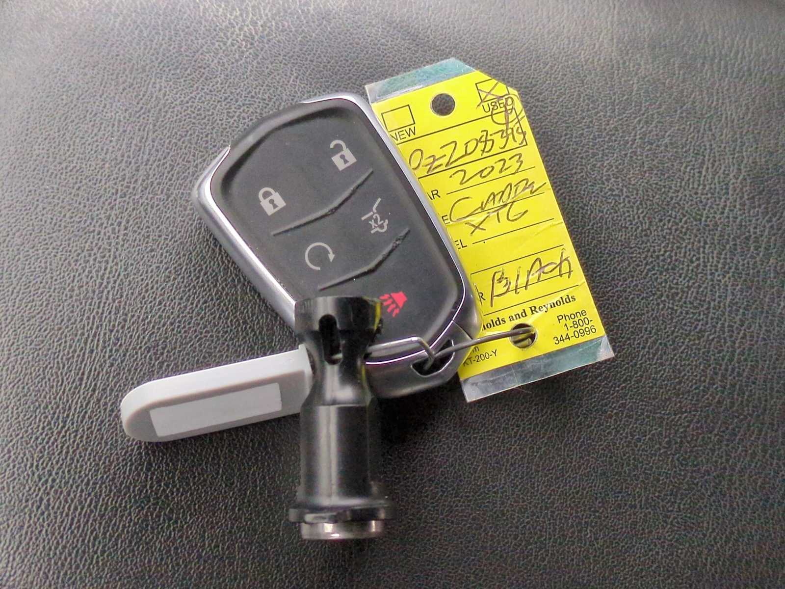 Thumbnail: 2023 Cadillac XT6 - 36