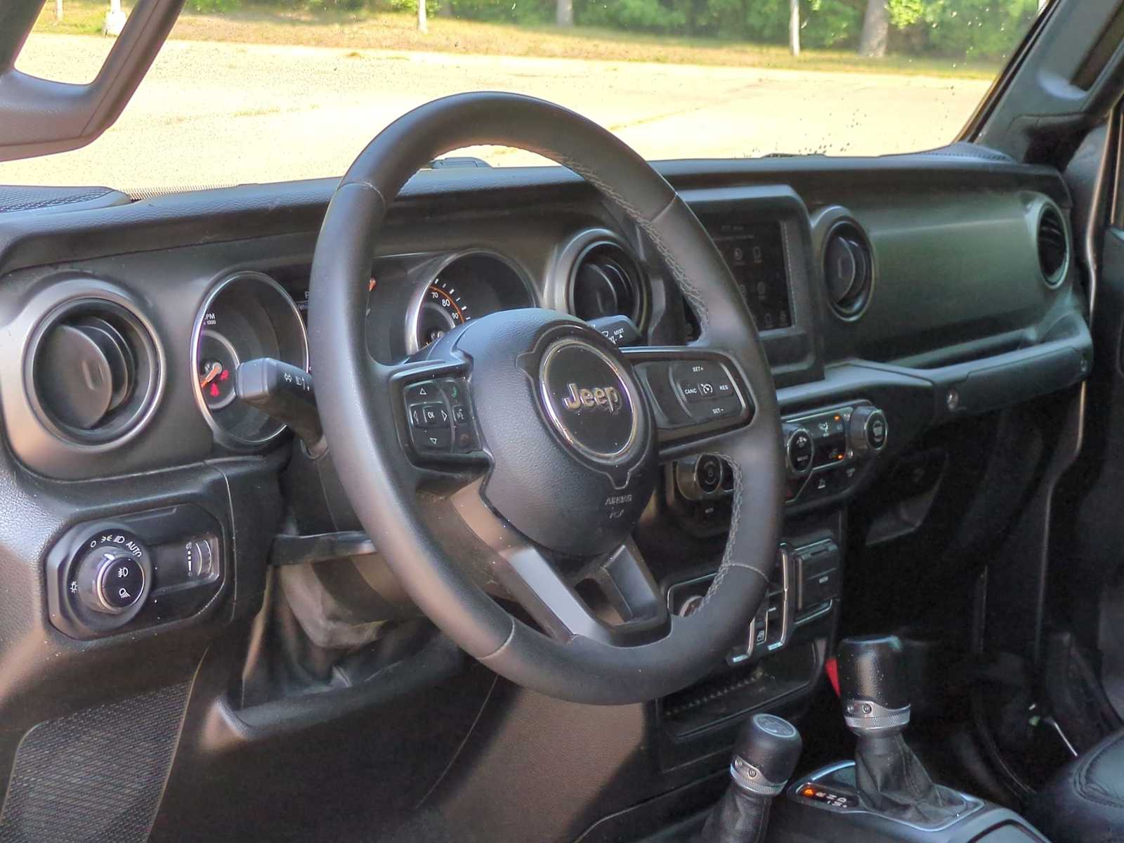 Thumbnail: 2023 Jeep Gladiator - 10