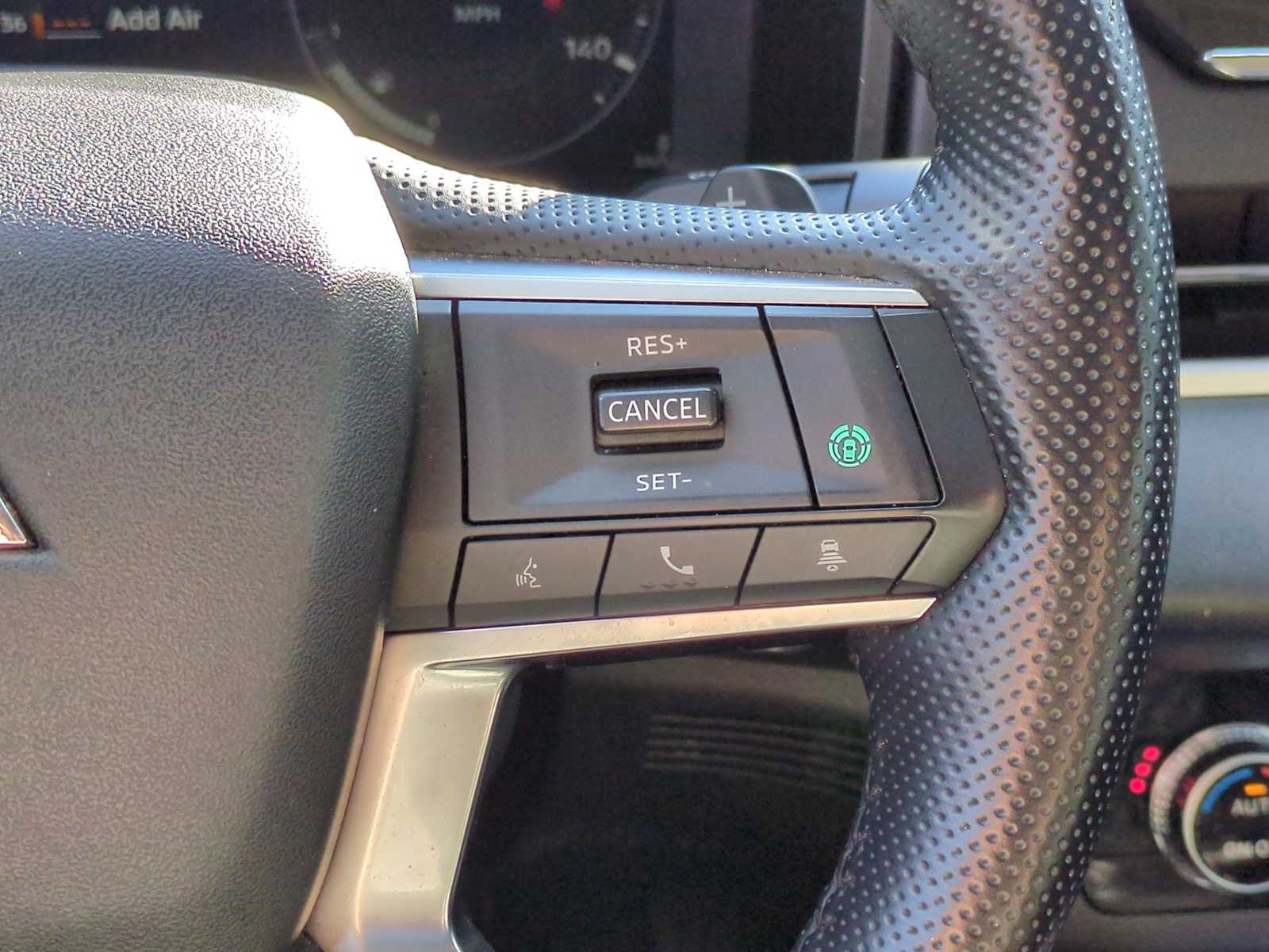 Thumbnail: 2024 Mitsubishi Outlander - 26