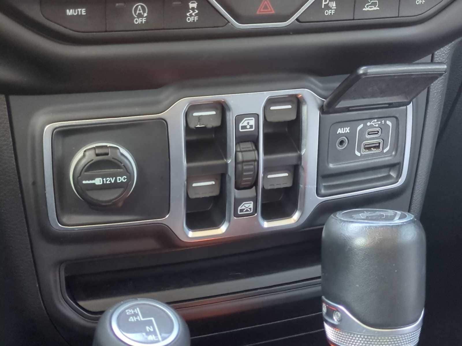 Thumbnail: 2021 Jeep Wrangler - 31