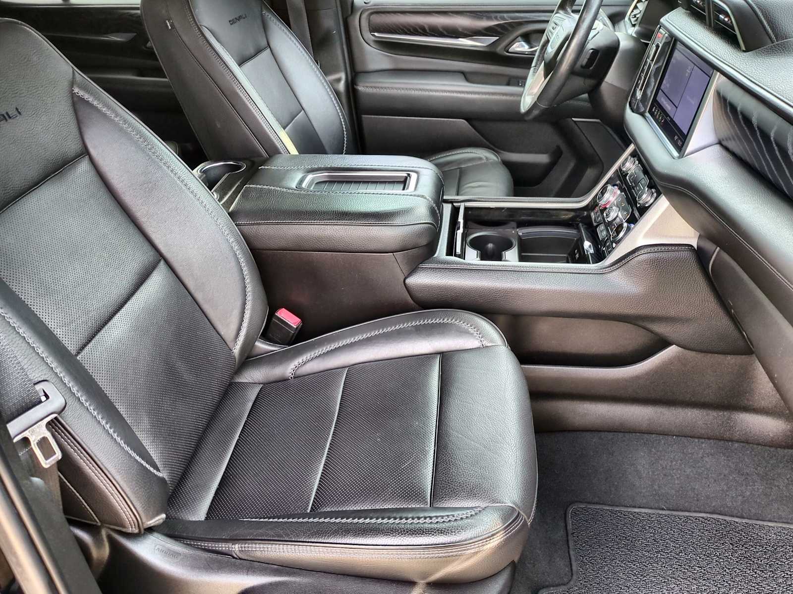 Thumbnail: 2021 GMC Yukon - 21