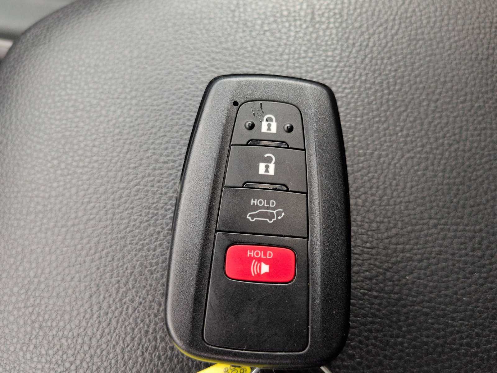 Thumbnail: 2020 Toyota RAV4 - 37