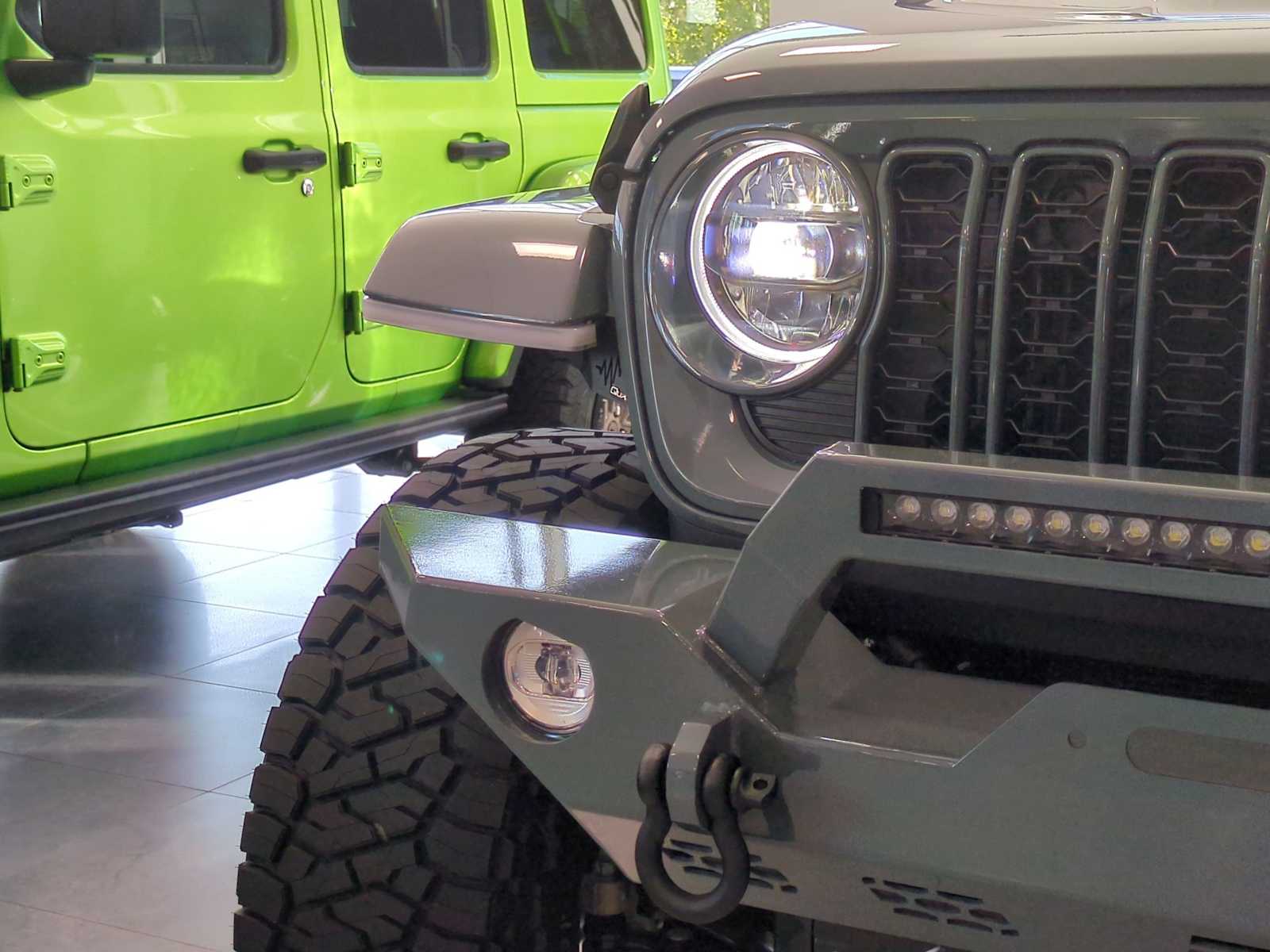 Thumbnail: 2025 Jeep Gladiator - 11