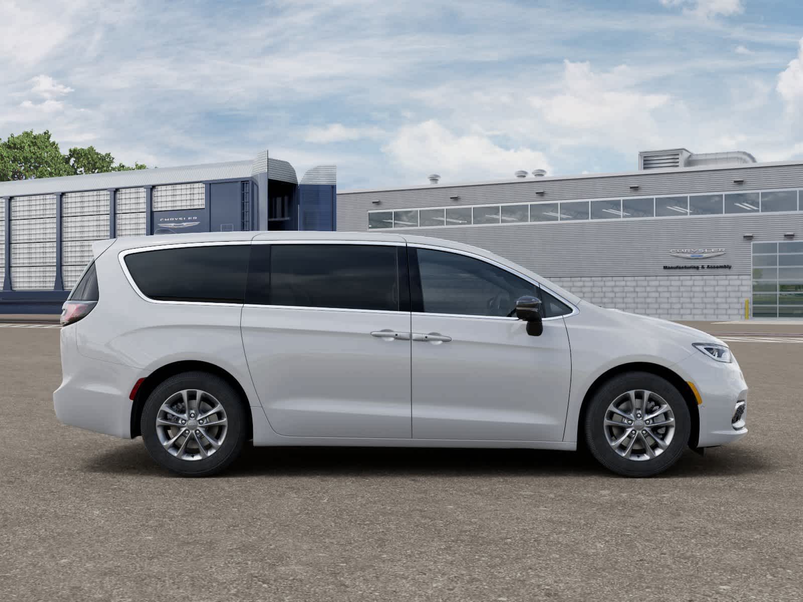Thumbnail: 2026 Chrysler Pacifica - 22