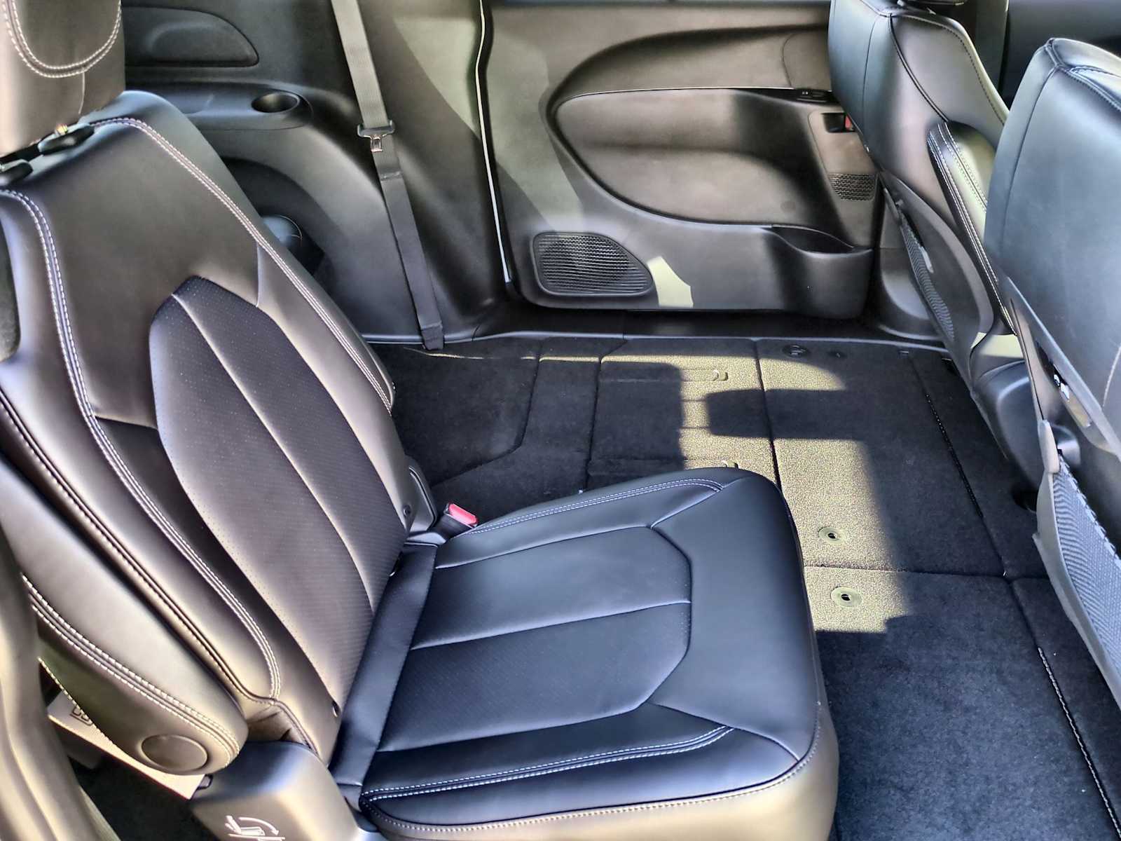 Thumbnail: 2026 Chrysler Pacifica - 20