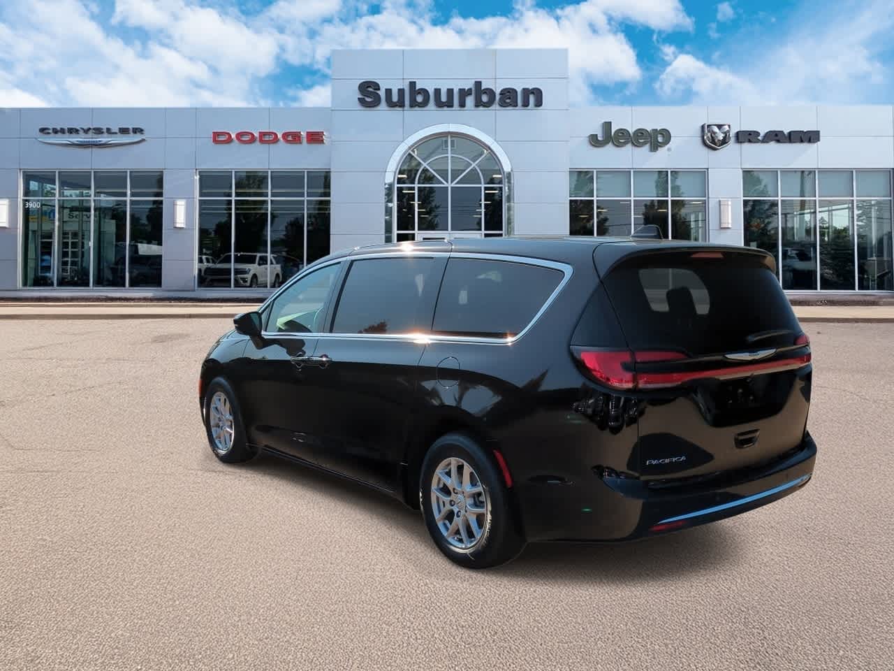 Thumbnail: 2026 Chrysler Pacifica - 5