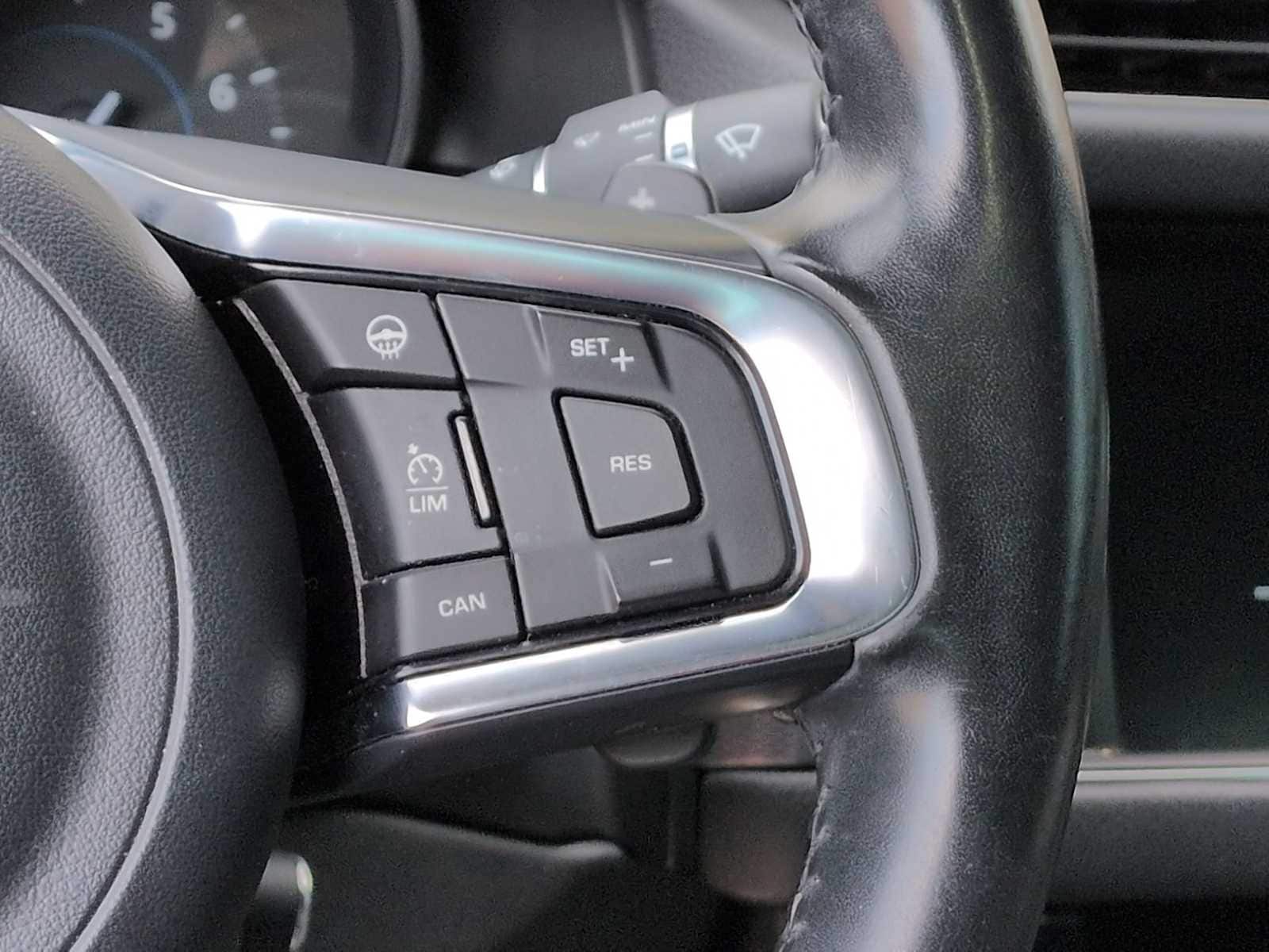 Thumbnail: 2016 Jaguar XF - 25