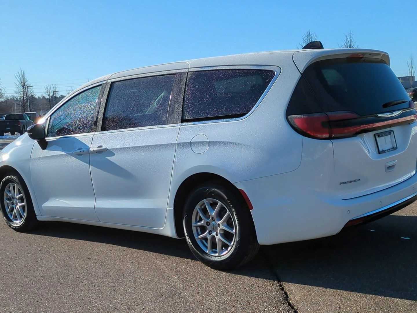Thumbnail: 2024 Chrysler Pacifica - 6