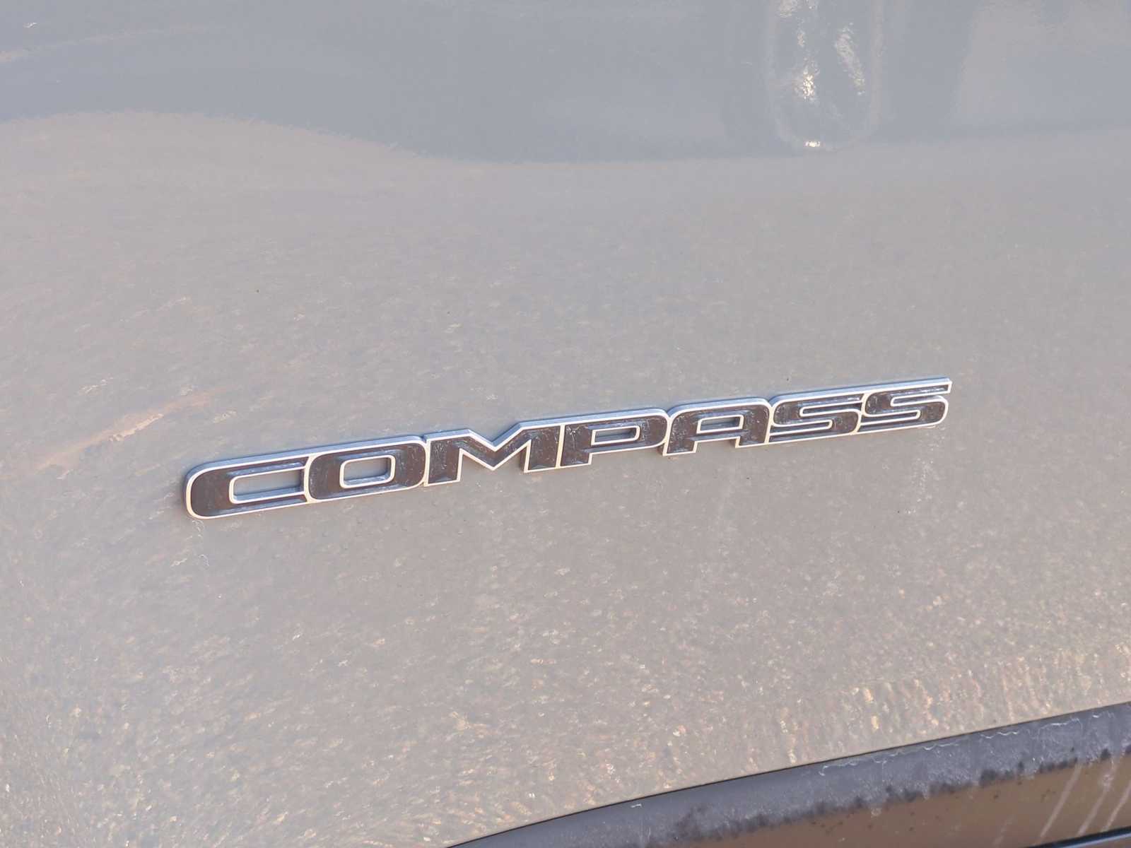 Thumbnail: 2020 Jeep Compass - 13