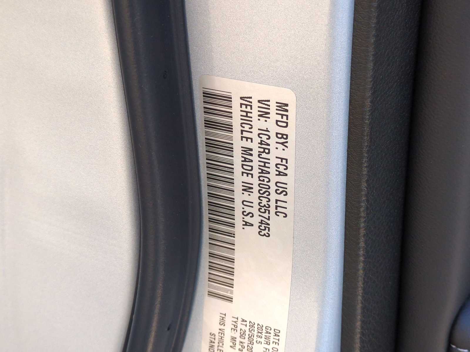 Thumbnail: 2025 Jeep Grand Cherokee - 34